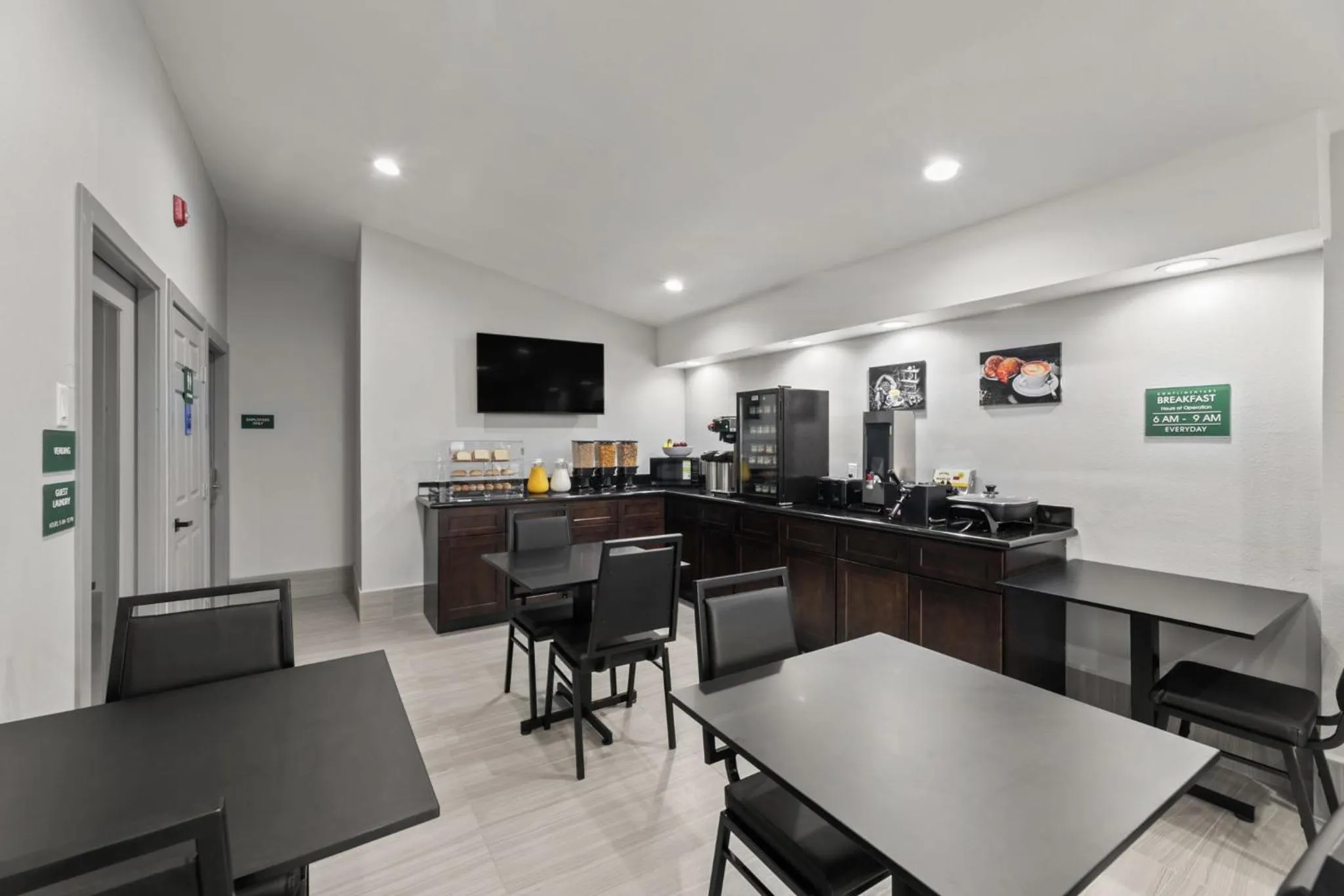 Seating area in GuestHouse Extended Stay Laredo