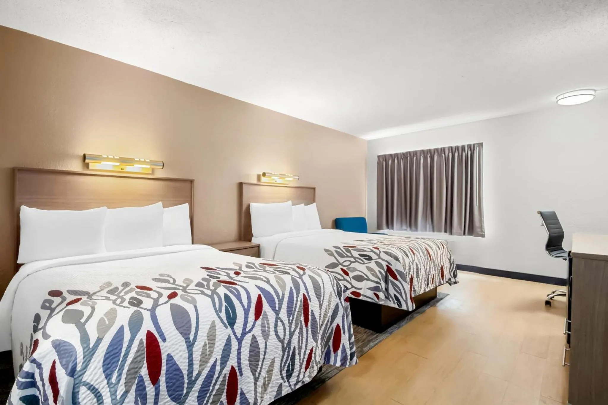 Photo of the whole room, Bed in Red Roof Inn Myrtle Beach Hotel - Market Commons