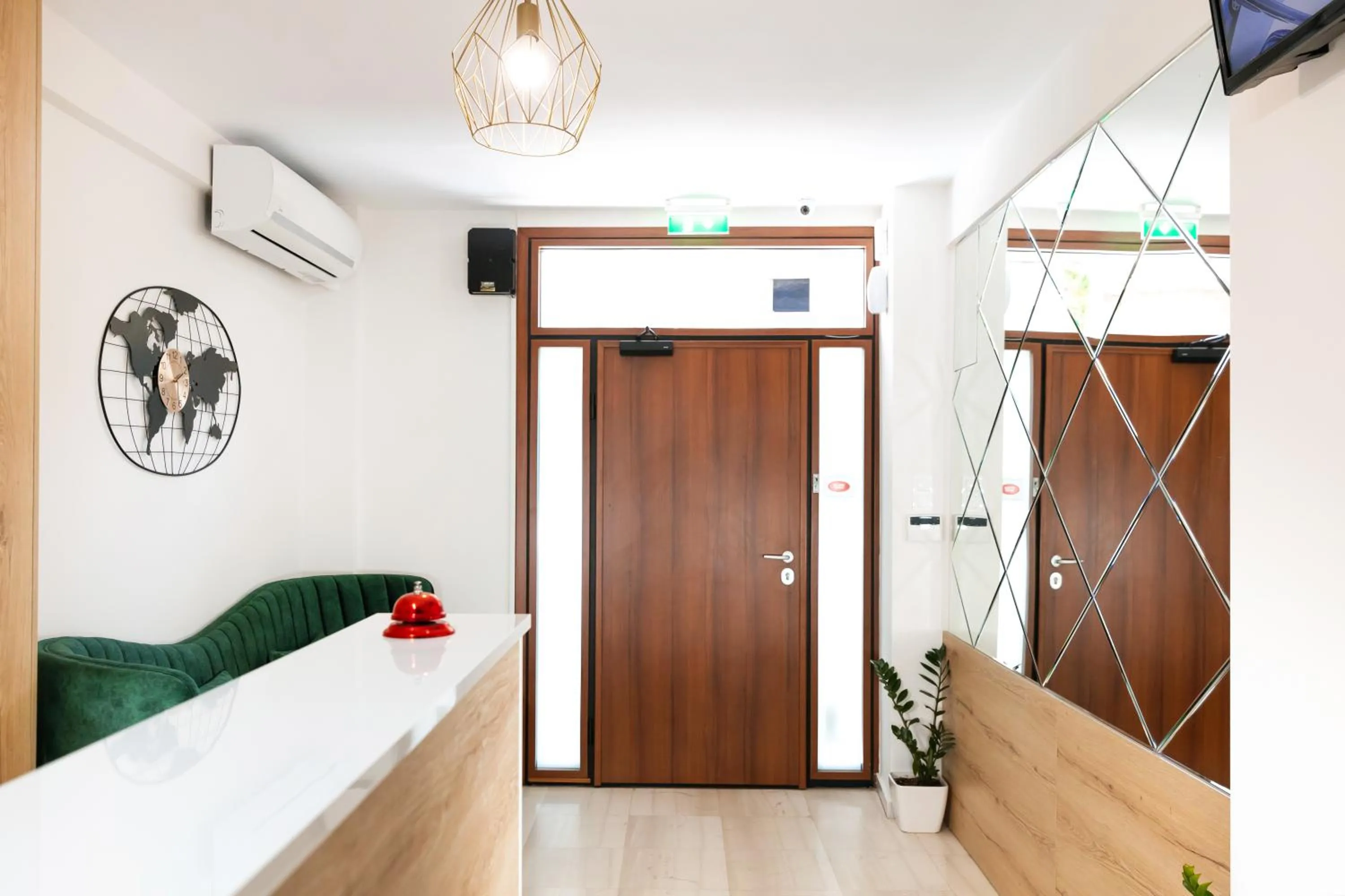 Logo/Certificate/Sign, Bed in City Plaza Apartments & Rooms