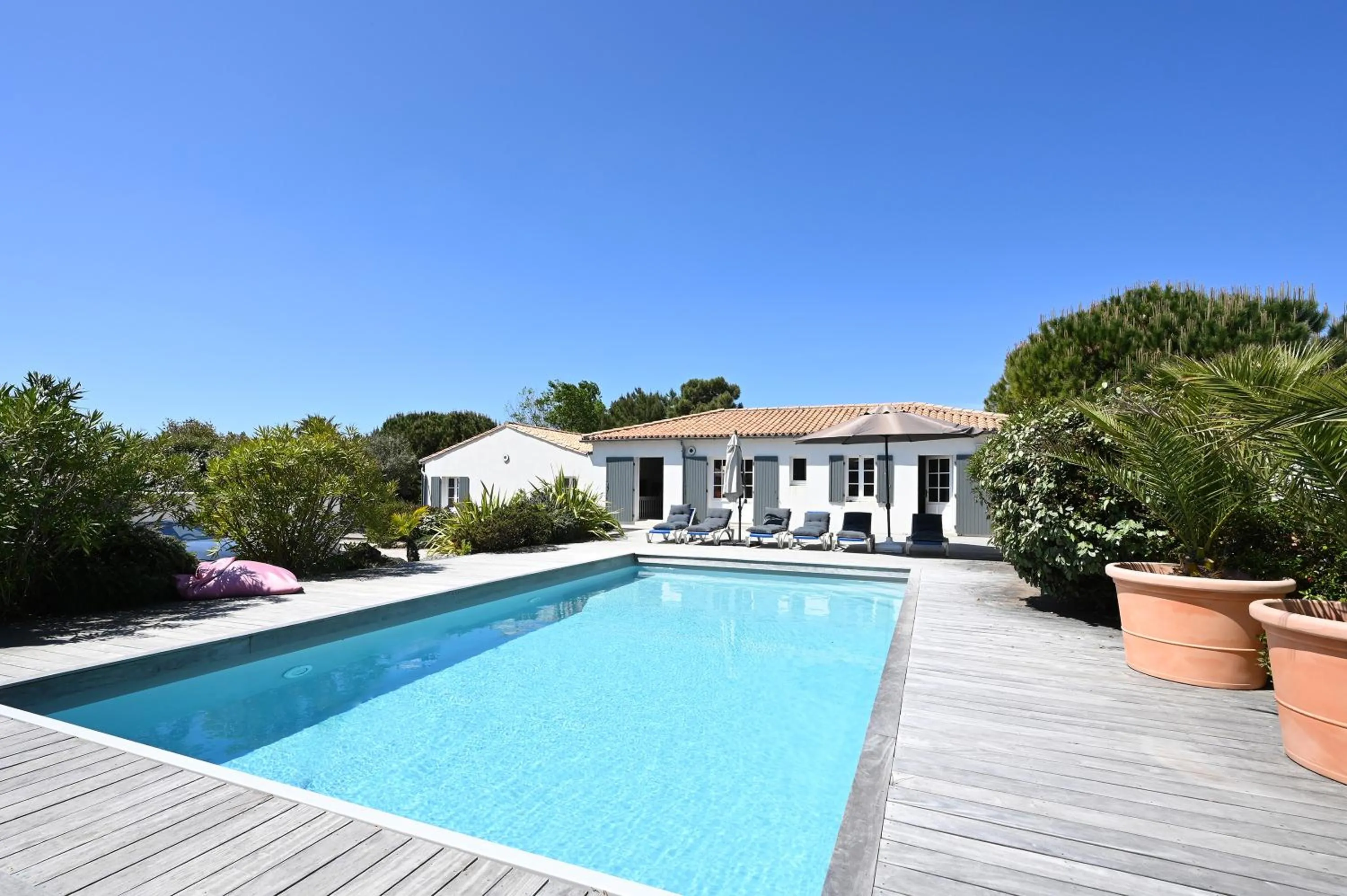 Property building in Villa Mer 4 Etoiles - 90 M de la mer Sea and Mountain Pleasure