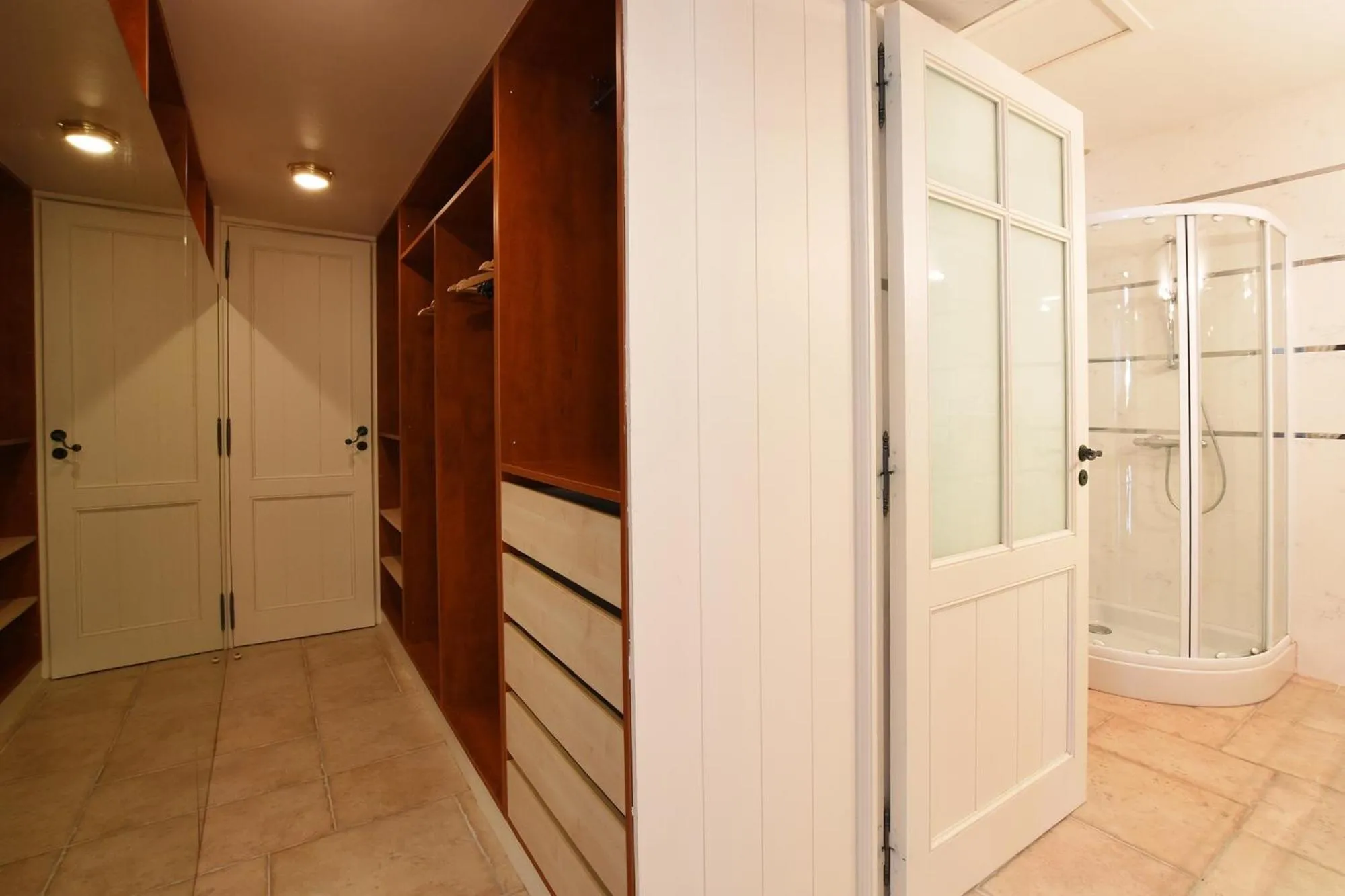 Shower in Villa Mer 4 Etoiles - 90 M de la mer Sea and Mountain Pleasure