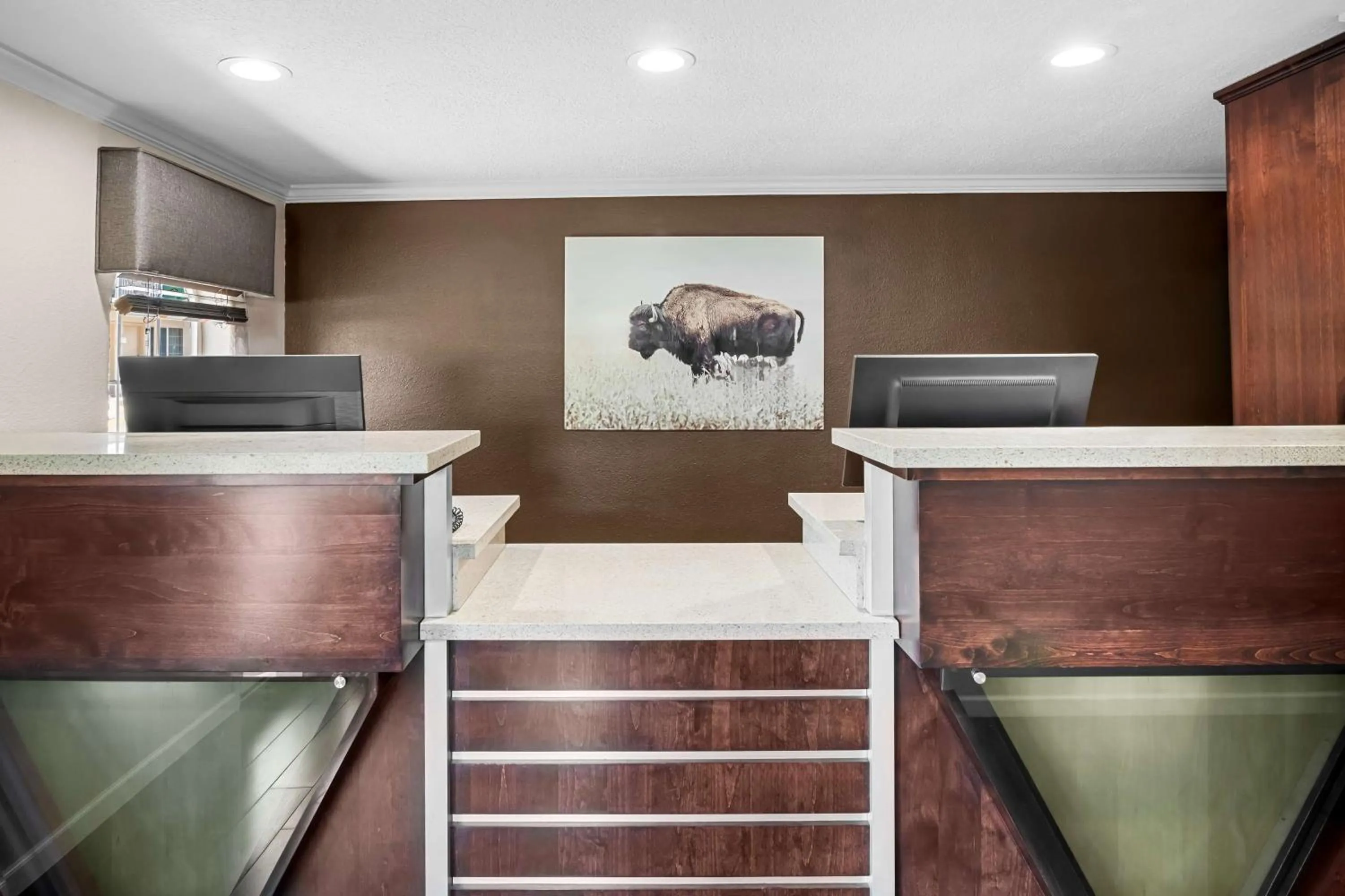 Lobby or reception in Best Western Skyline Motor Lodge