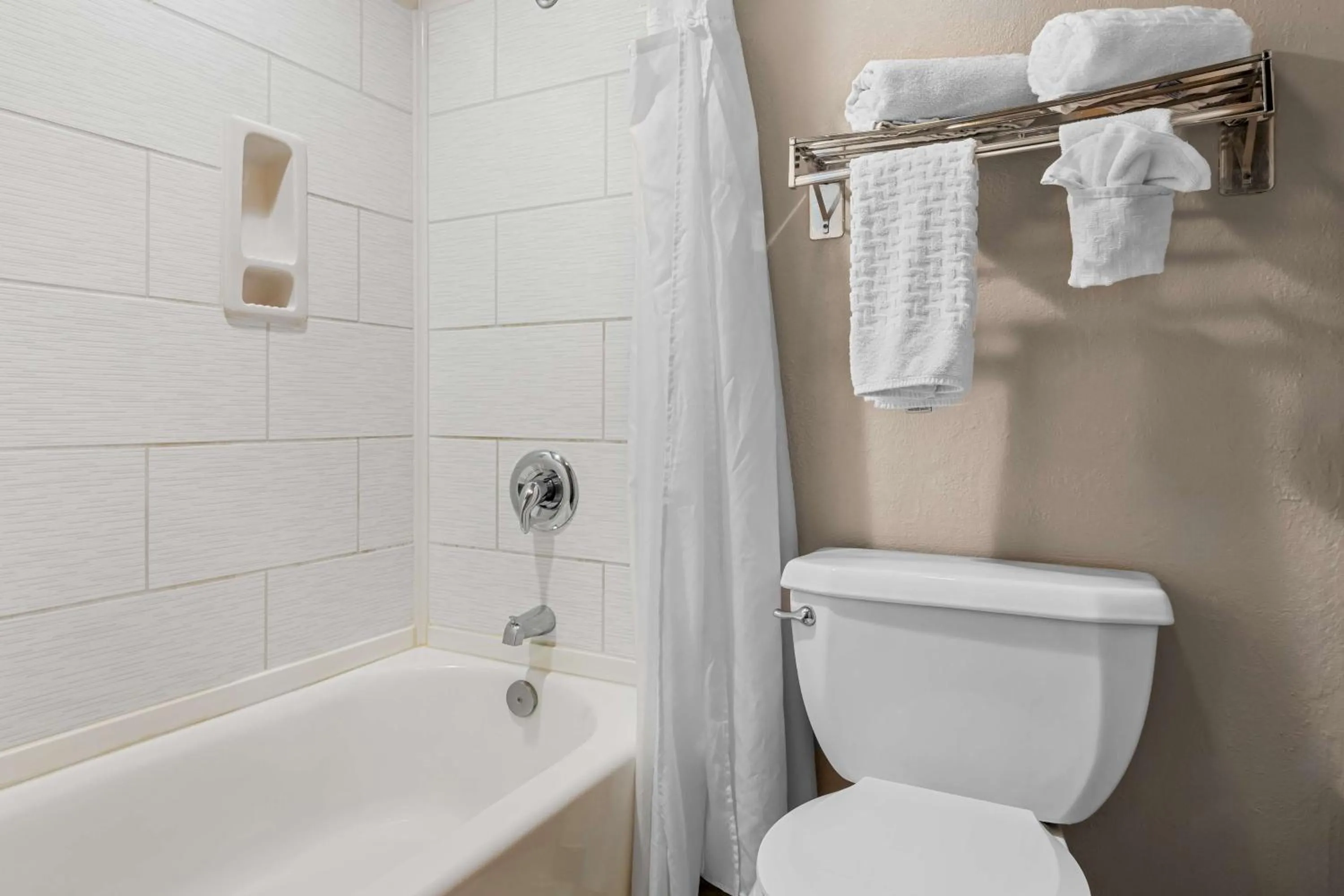 Bathroom in Best Western Skyline Motor Lodge