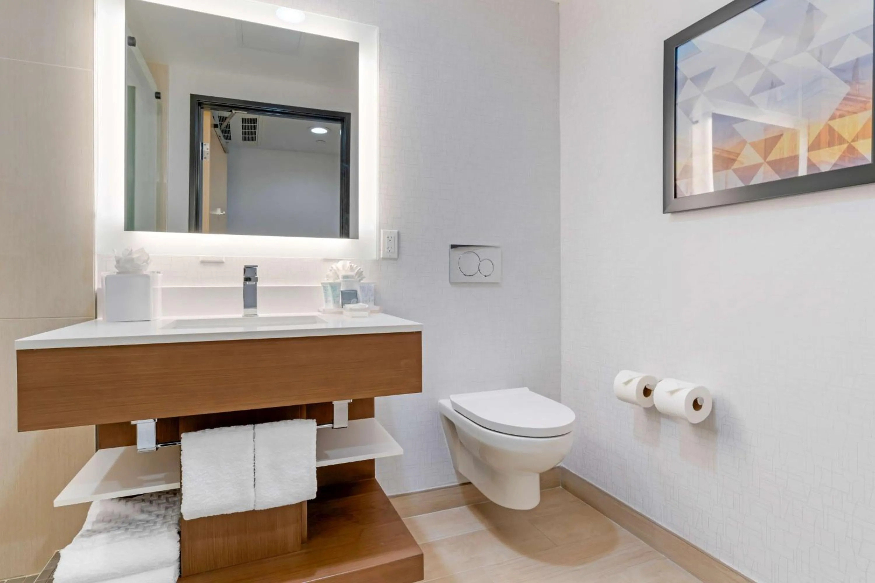 Photo of the whole room in Aiden by Best Western Berkeley