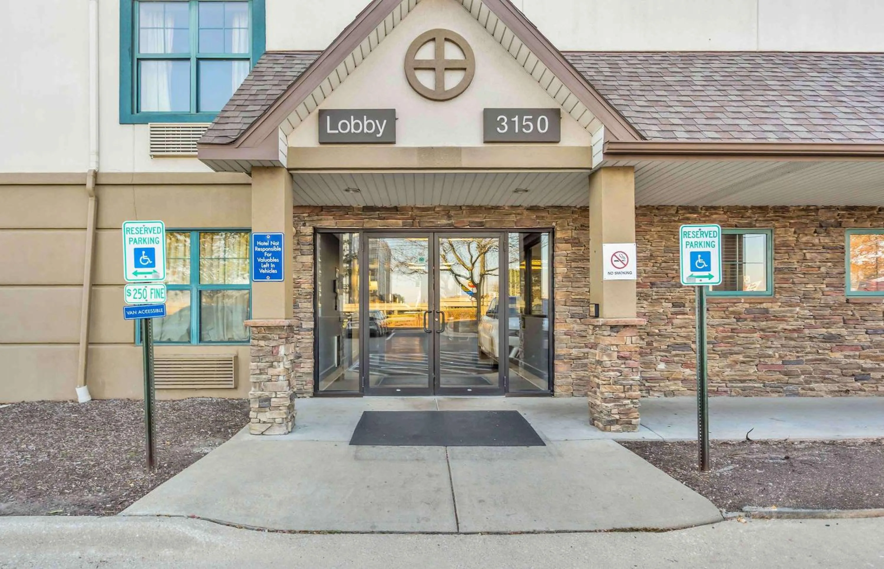 Property building in Extended Stay America Select Suites - Chicago - Downers Grove