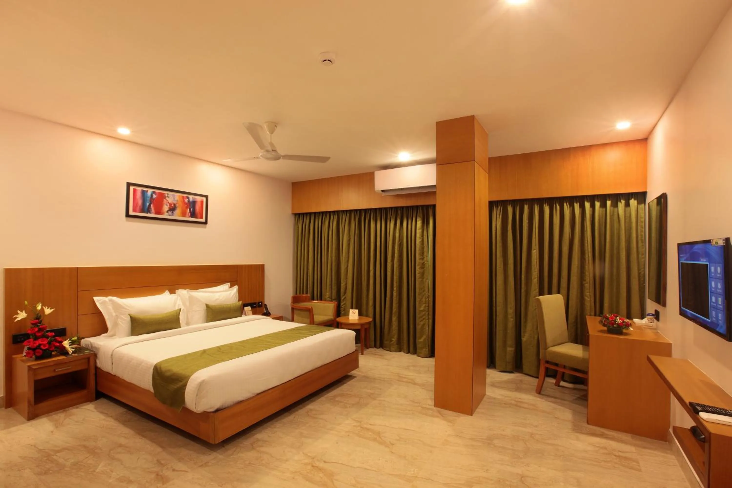 TV and multimedia, Bed in Hotel Park Residency Thrissur
