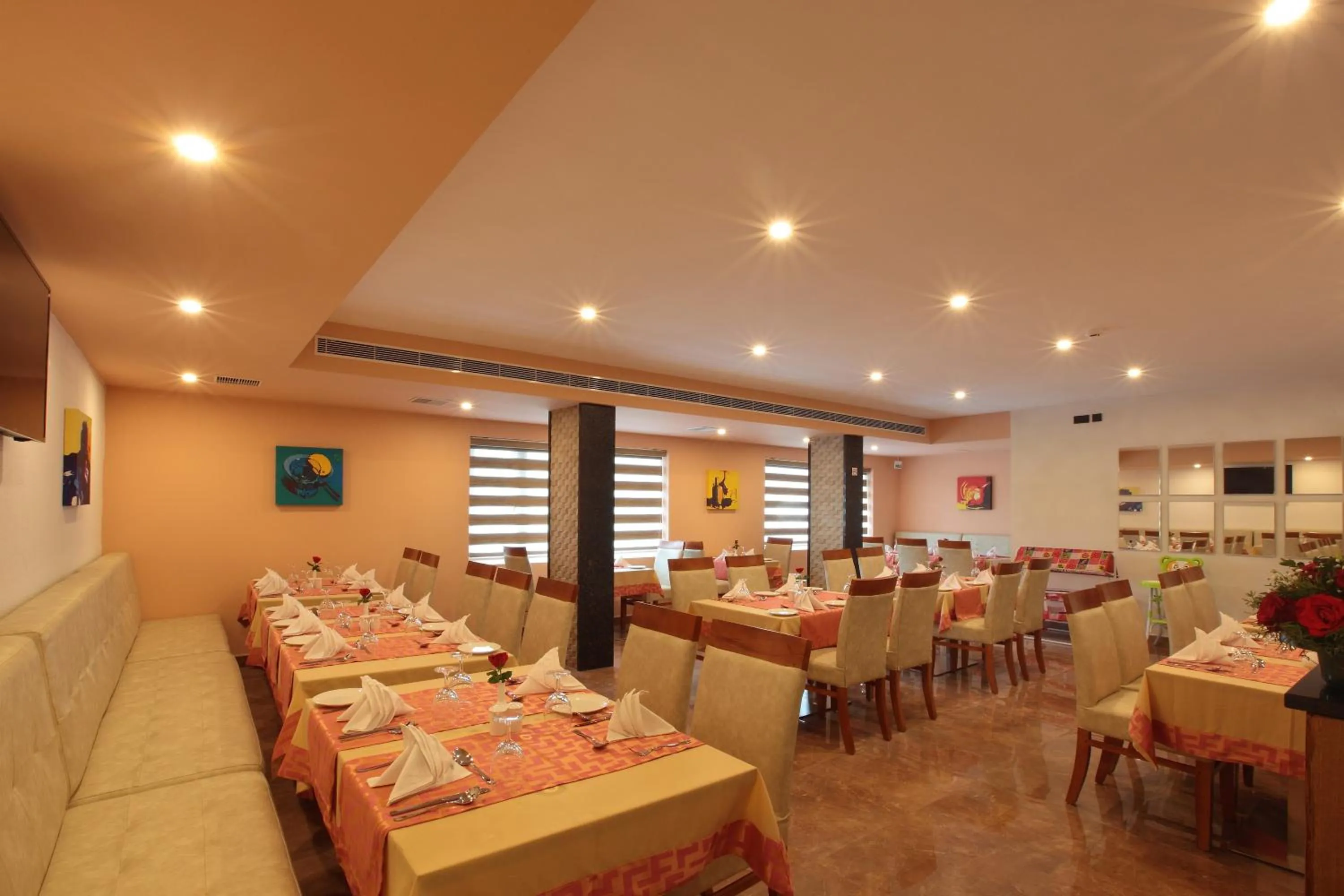 Restaurant/places to eat in Hotel Park Residency Thrissur