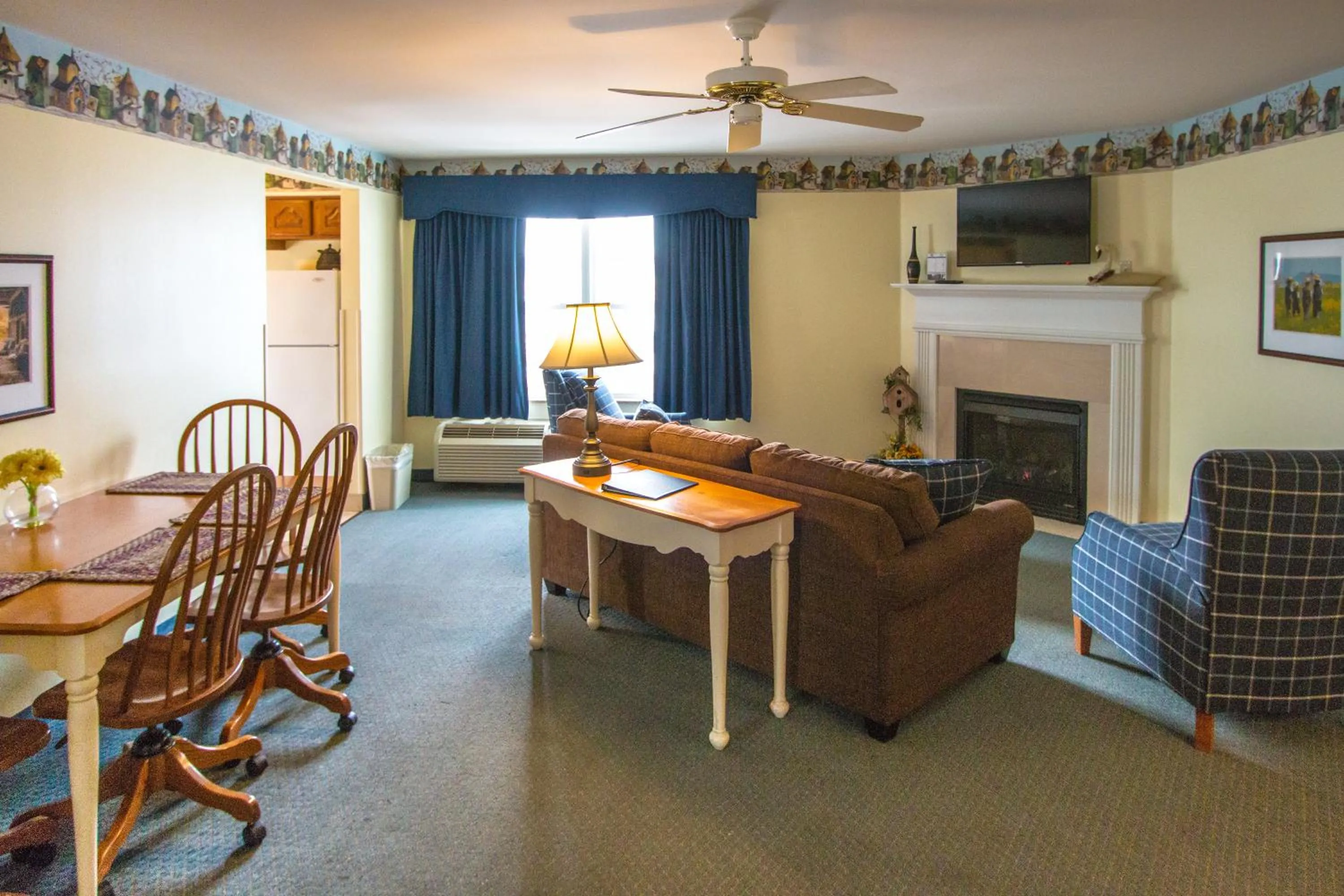 Seating area in Blue Gate Garden Inn