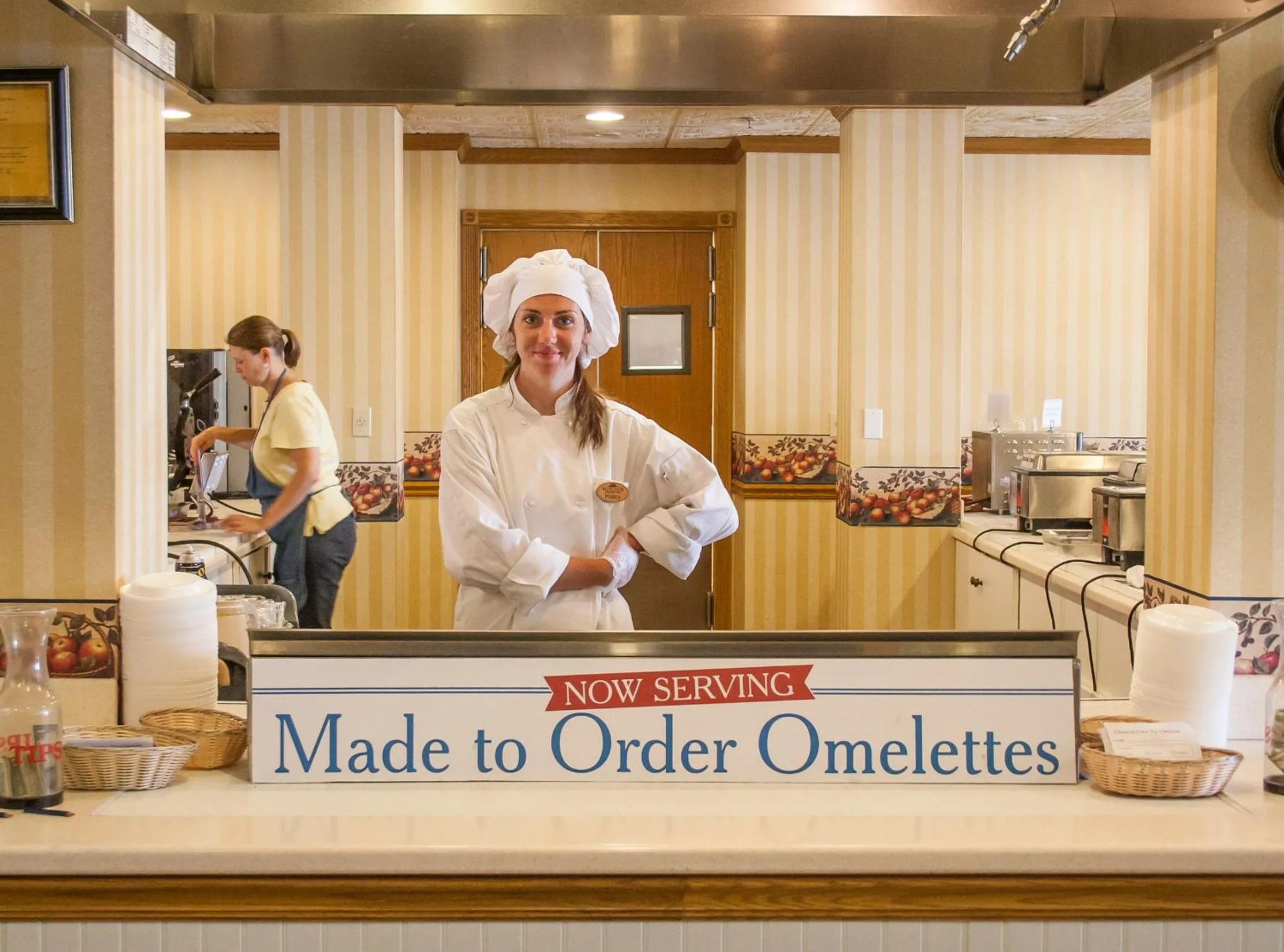 Breakfast in Blue Gate Garden Inn