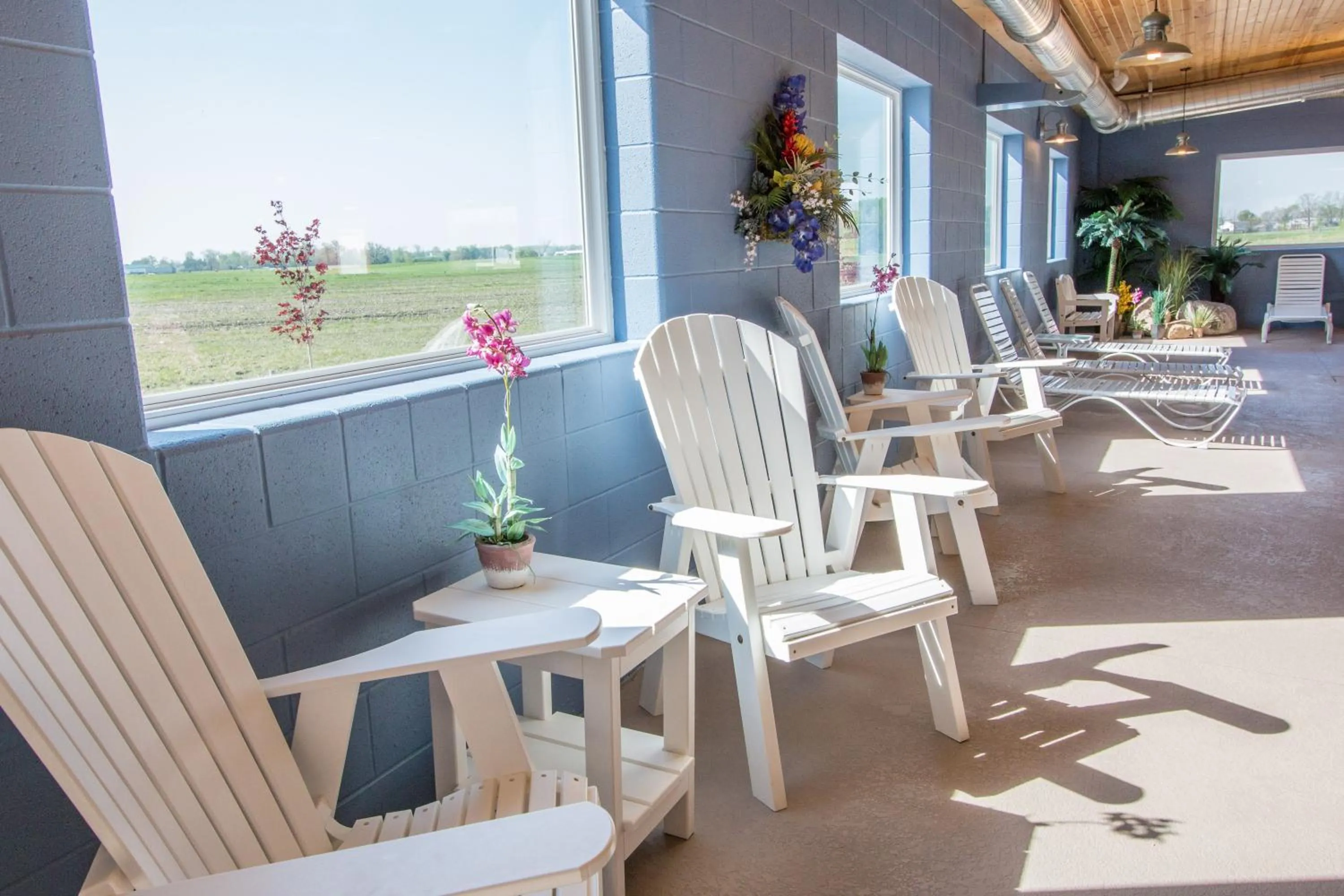 Swimming pool in Blue Gate Garden Inn