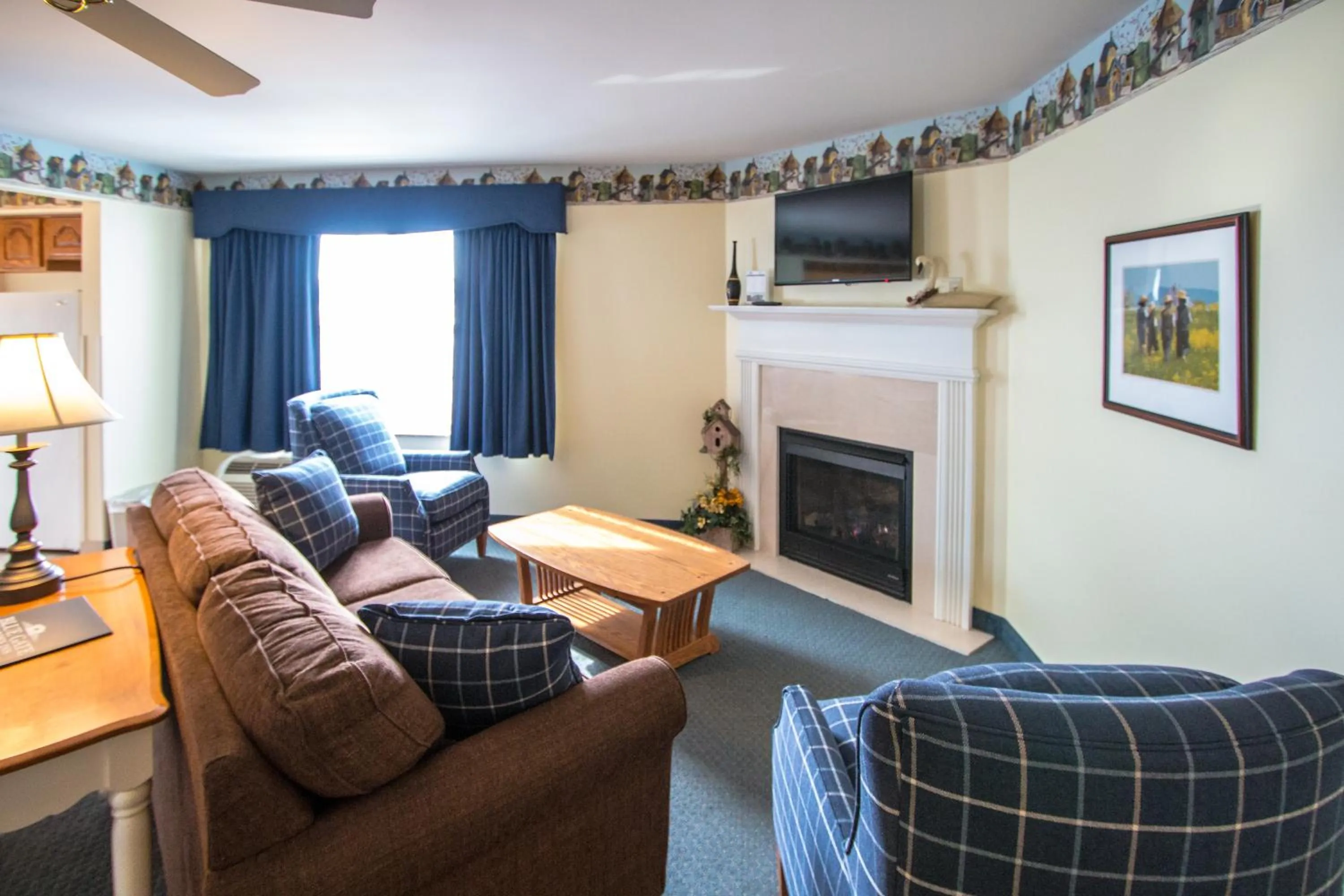Seating area in Blue Gate Garden Inn