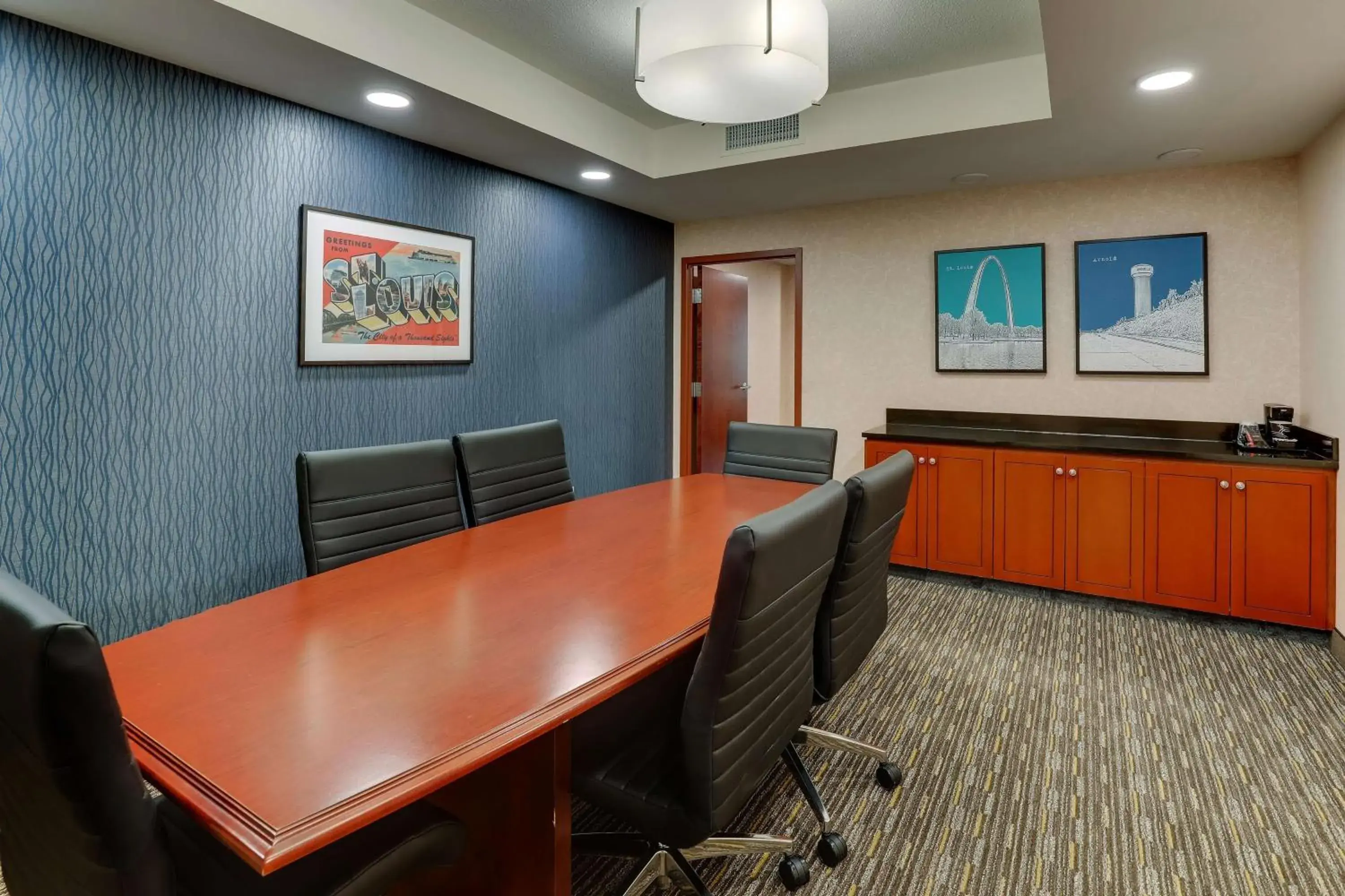 Deluxe King Meeting Room, 2 Rooms - Accessible , Tub in Drury Inn & Suites St. Louis Arnold Deluxe King Meeting Room, 2 Rooms - Accessible , Tub in Drury Inn & Suites St. Louis Arnold