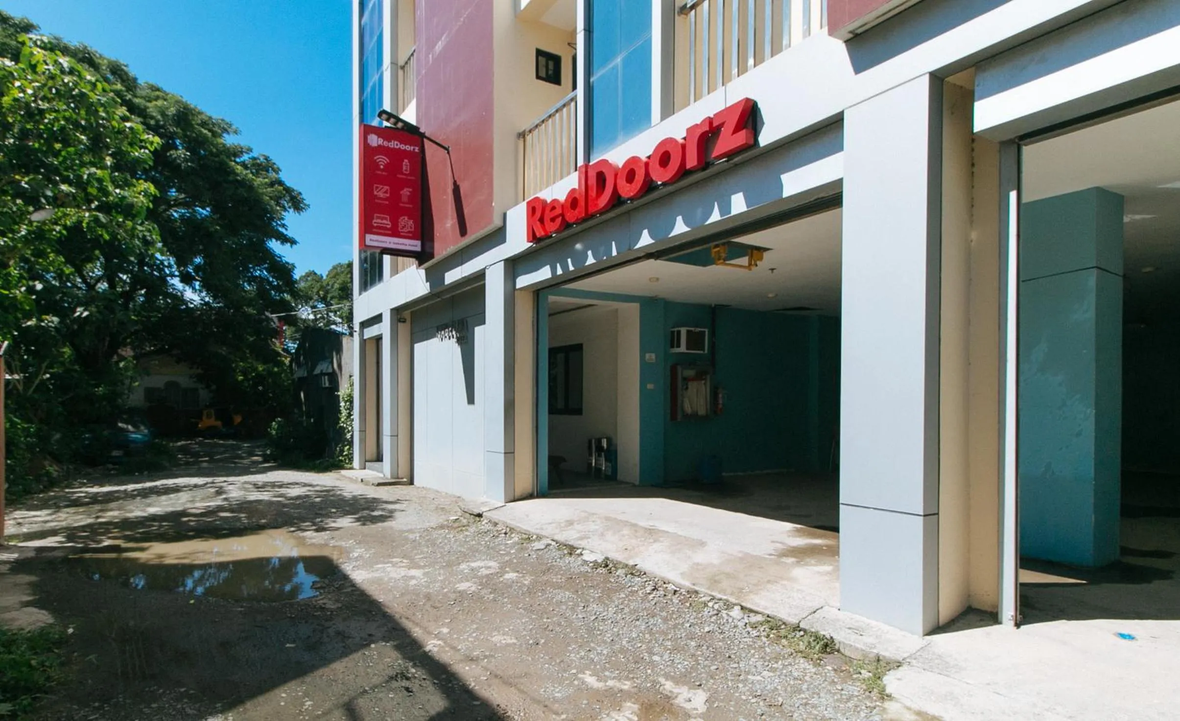 Property building in RedDoorz at Isabelita Hotel Tuguegarao City