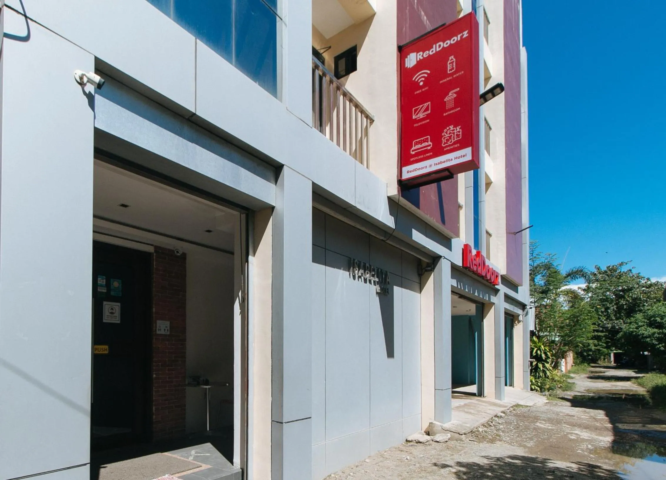 Property building in RedDoorz at Isabelita Hotel Tuguegarao City