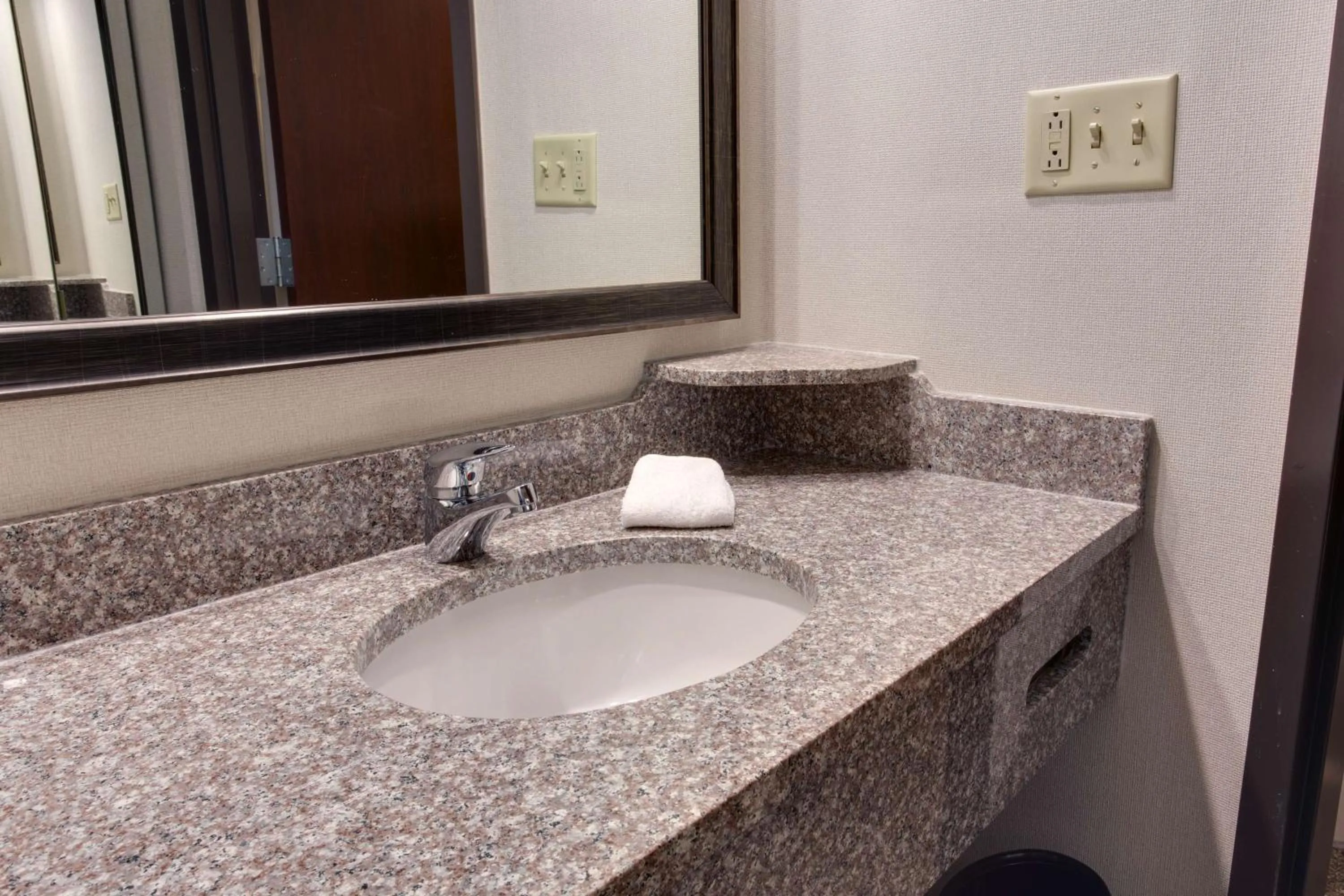 Bathroom in Drury Inn & Suites Nashville Airport
