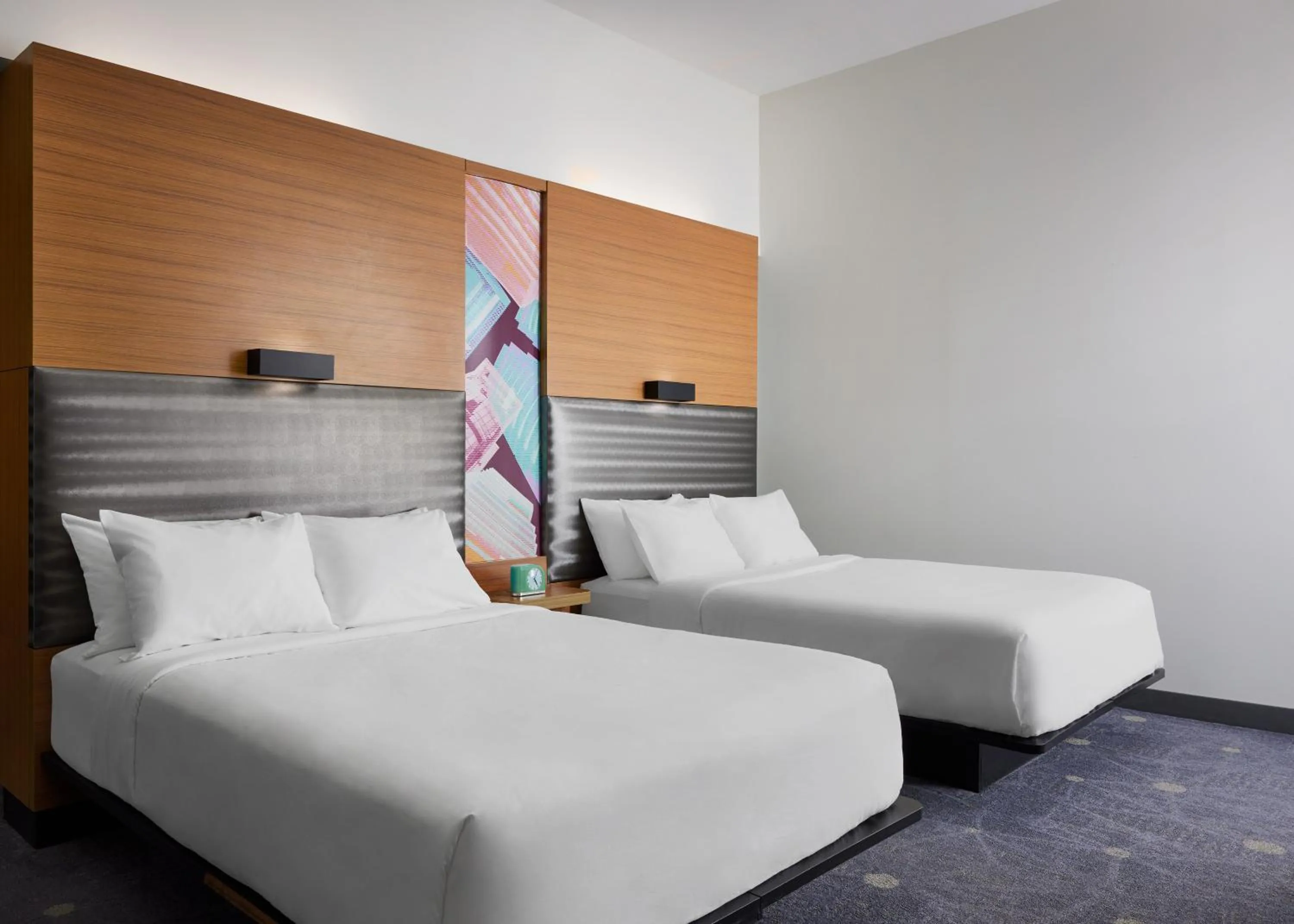 Photo of the whole room, Bed in Aloft Leawood-Overland Park
