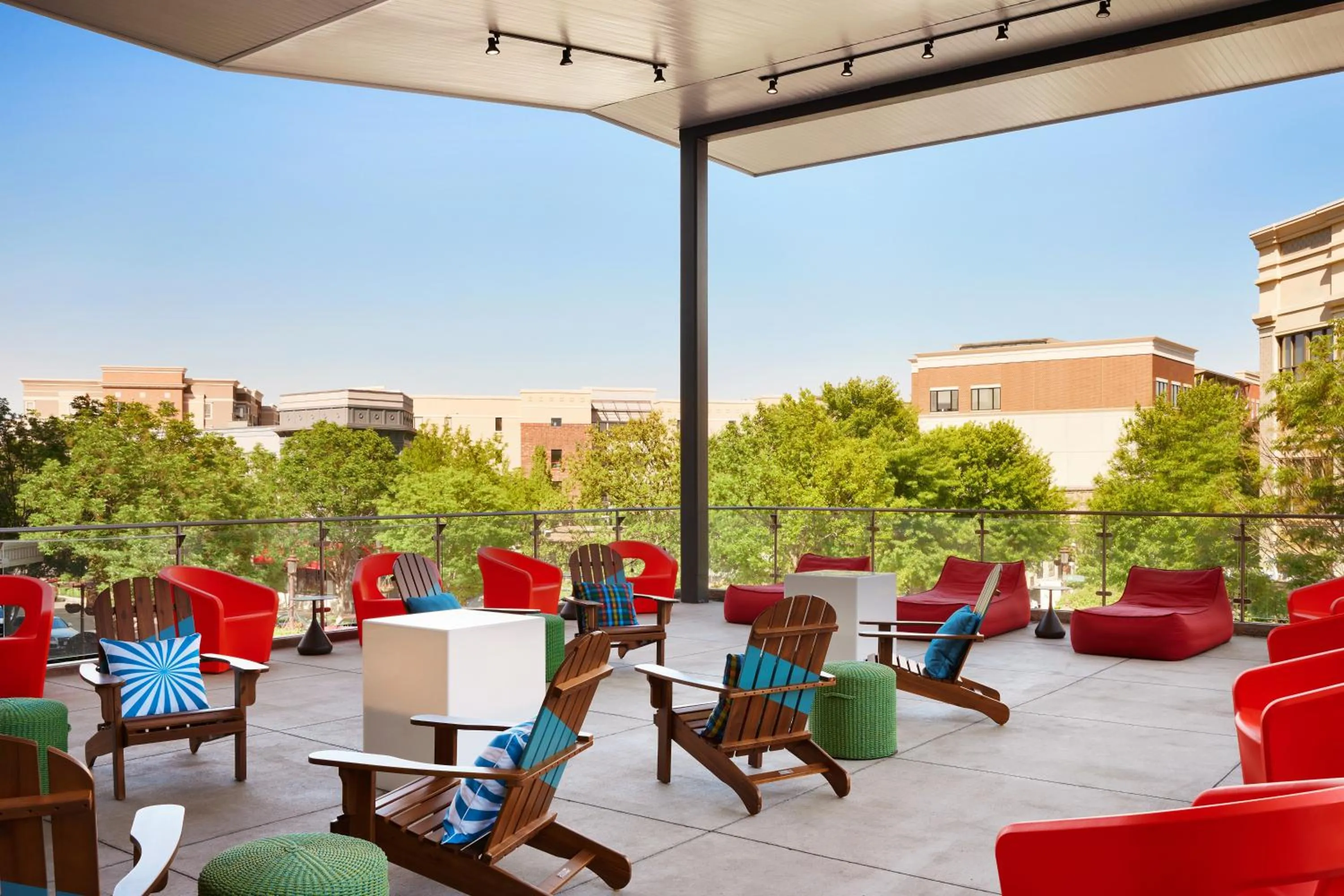 Patio in Aloft Leawood-Overland Park