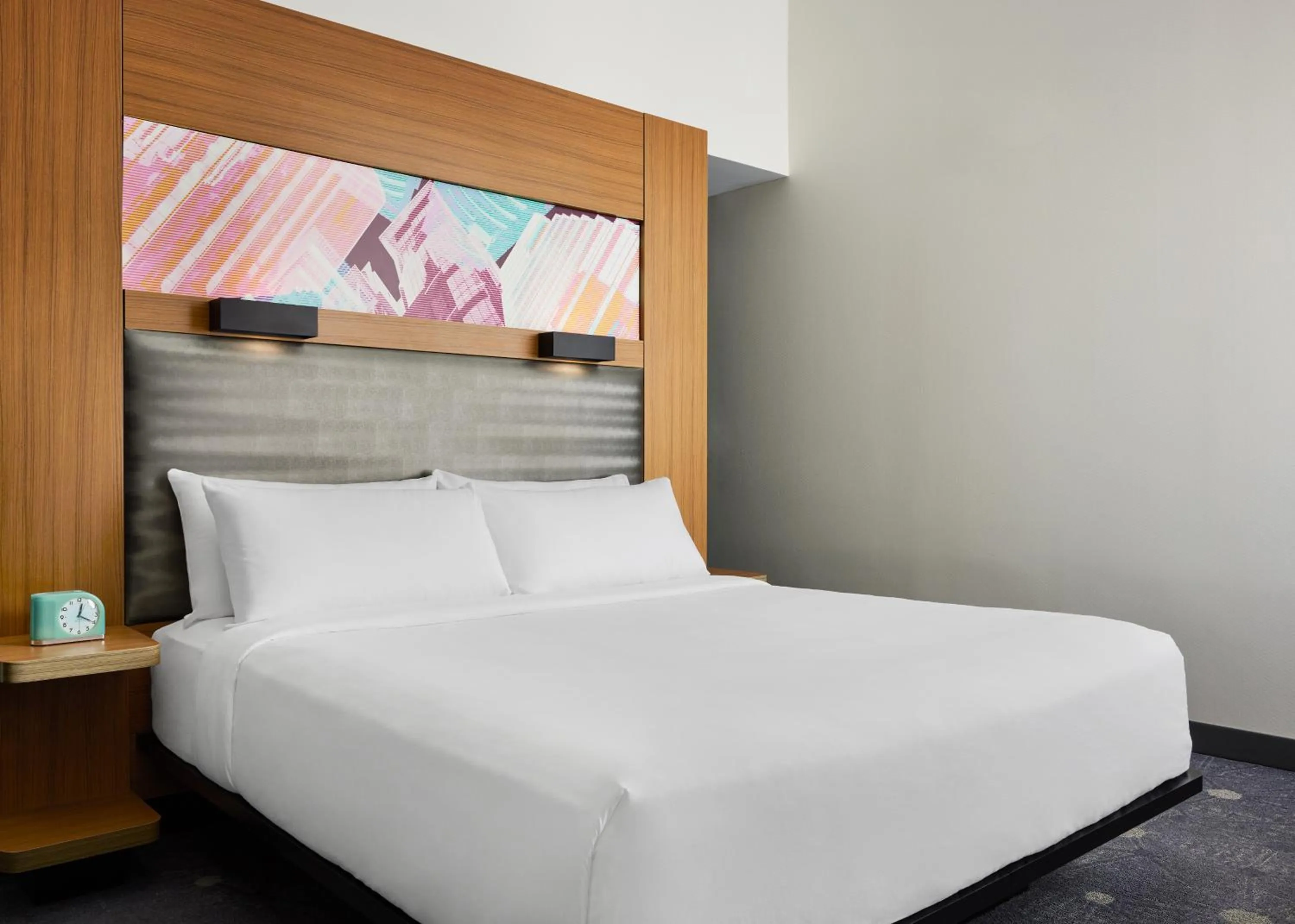 Photo of the whole room, Bed in Aloft Leawood-Overland Park