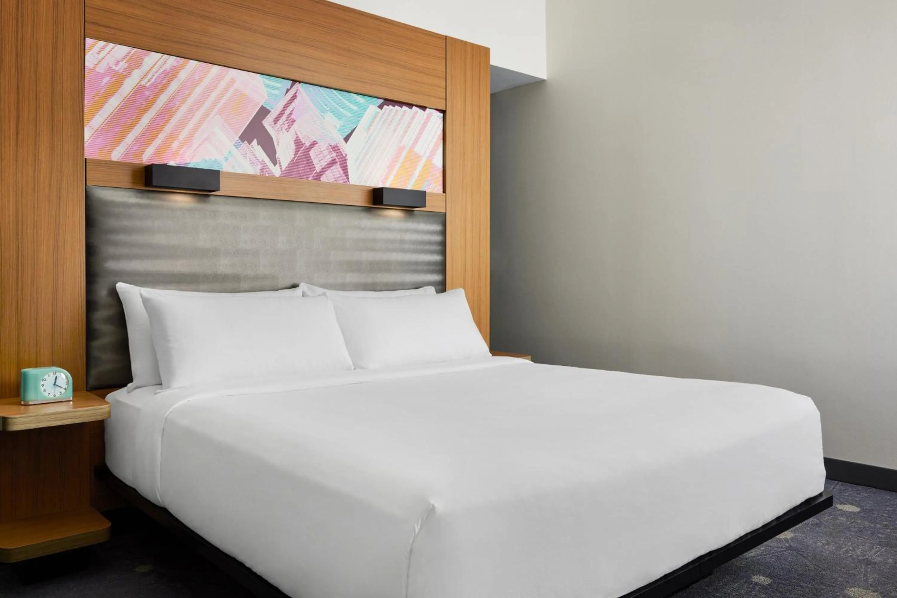 Photo of the whole room, Bed in Aloft Leawood-Overland Park