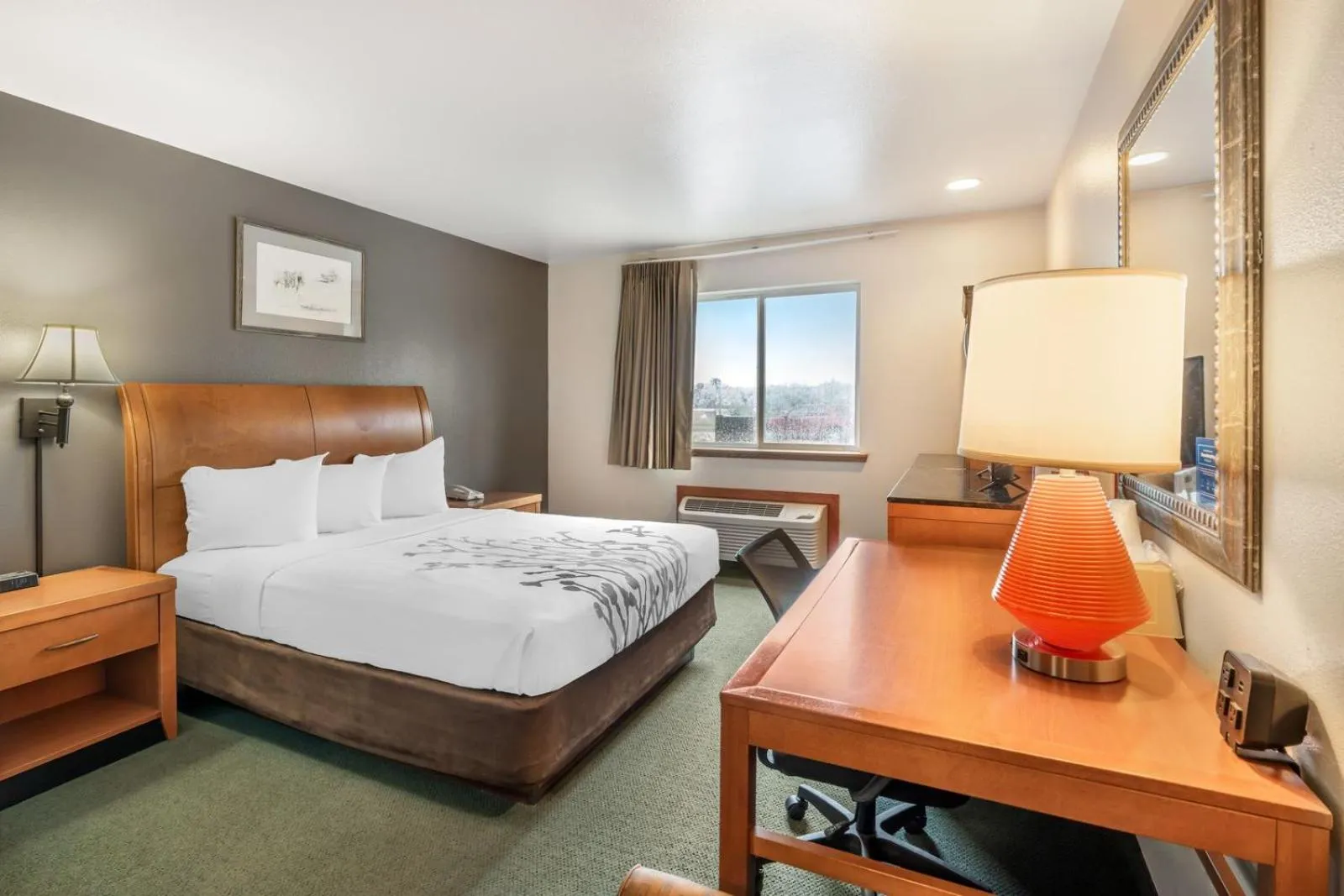 Bed in Colstrip Inn & Suites