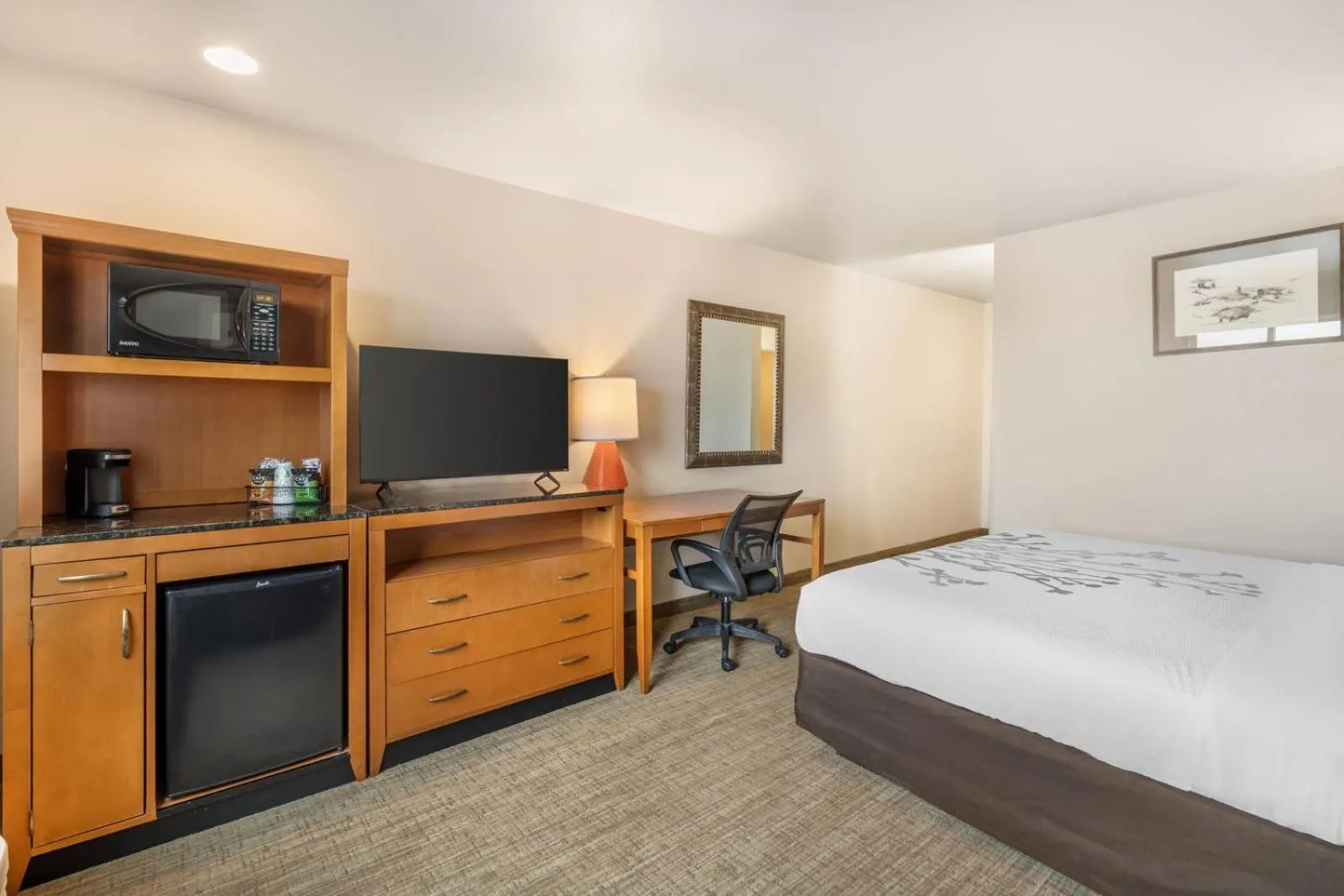 Bed in Colstrip Inn & Suites