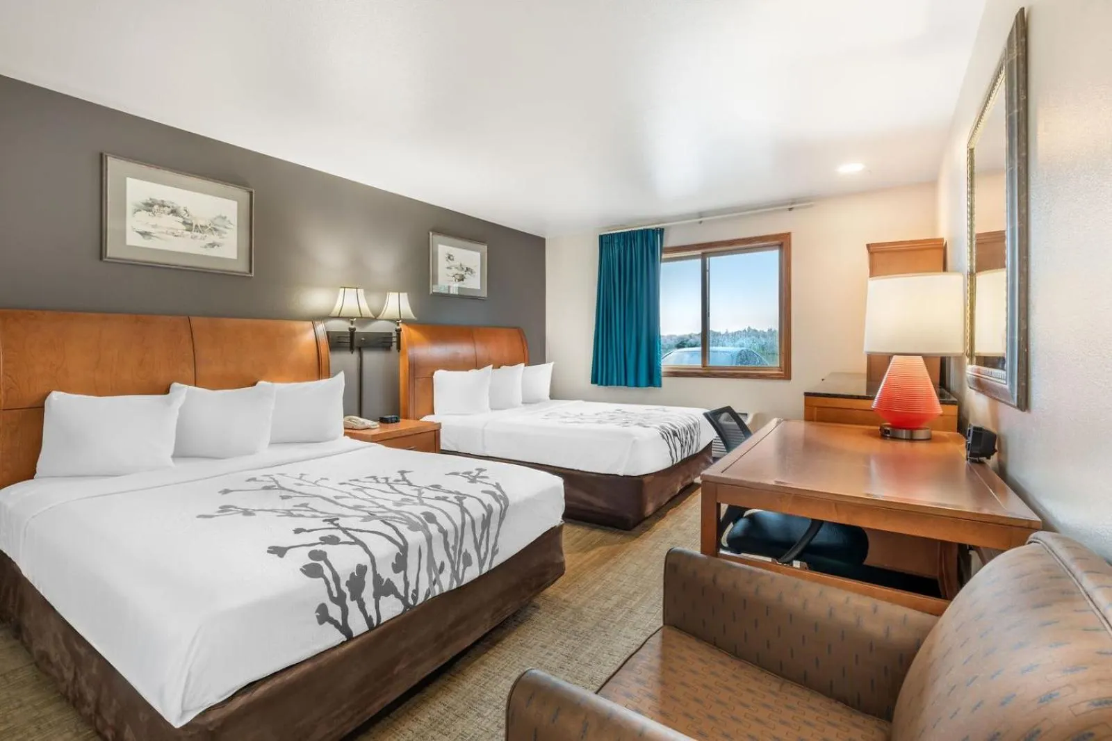 Bed in Colstrip Inn & Suites