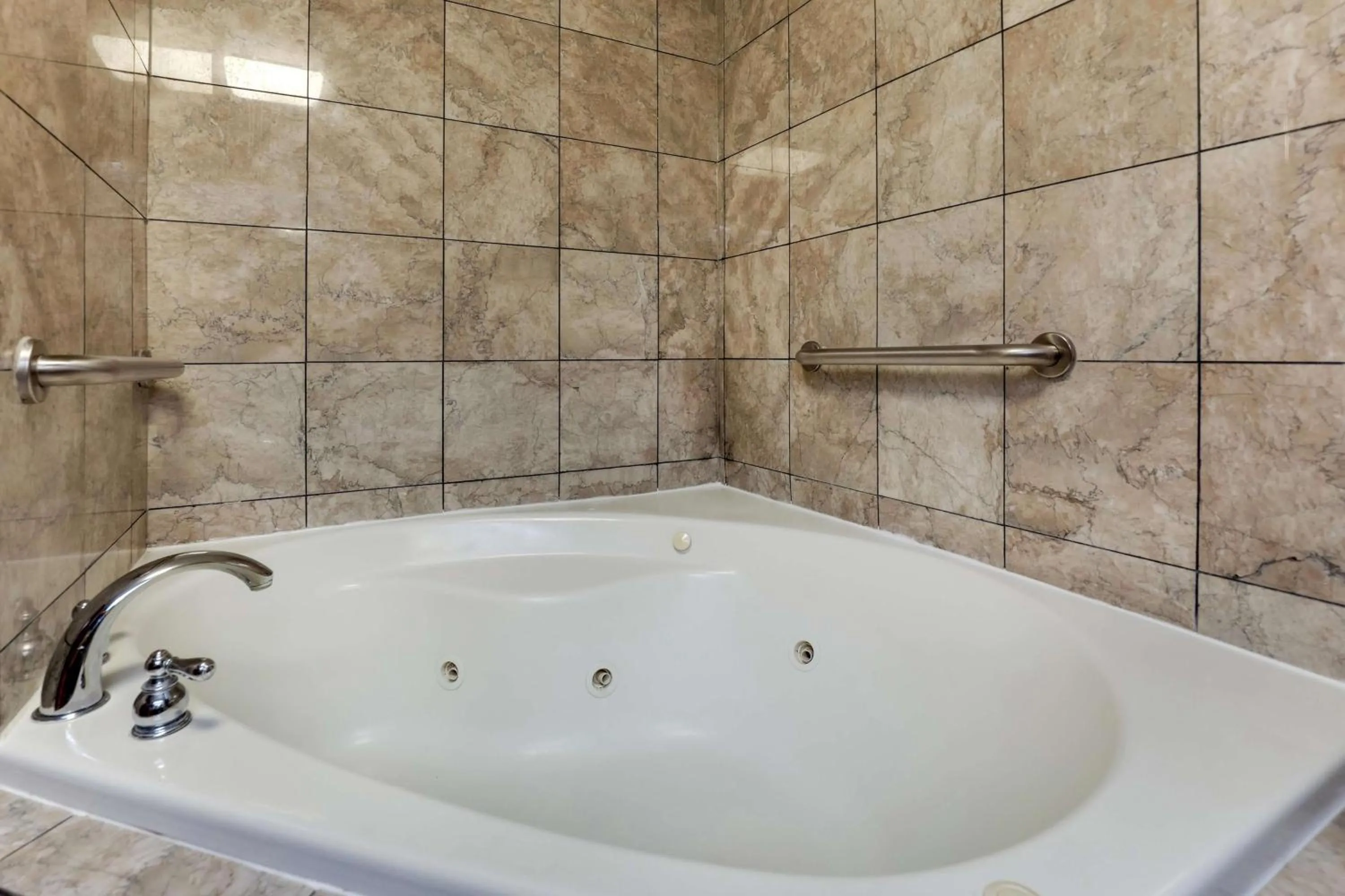 Bathroom in Drury Plaza Hotel New Orleans