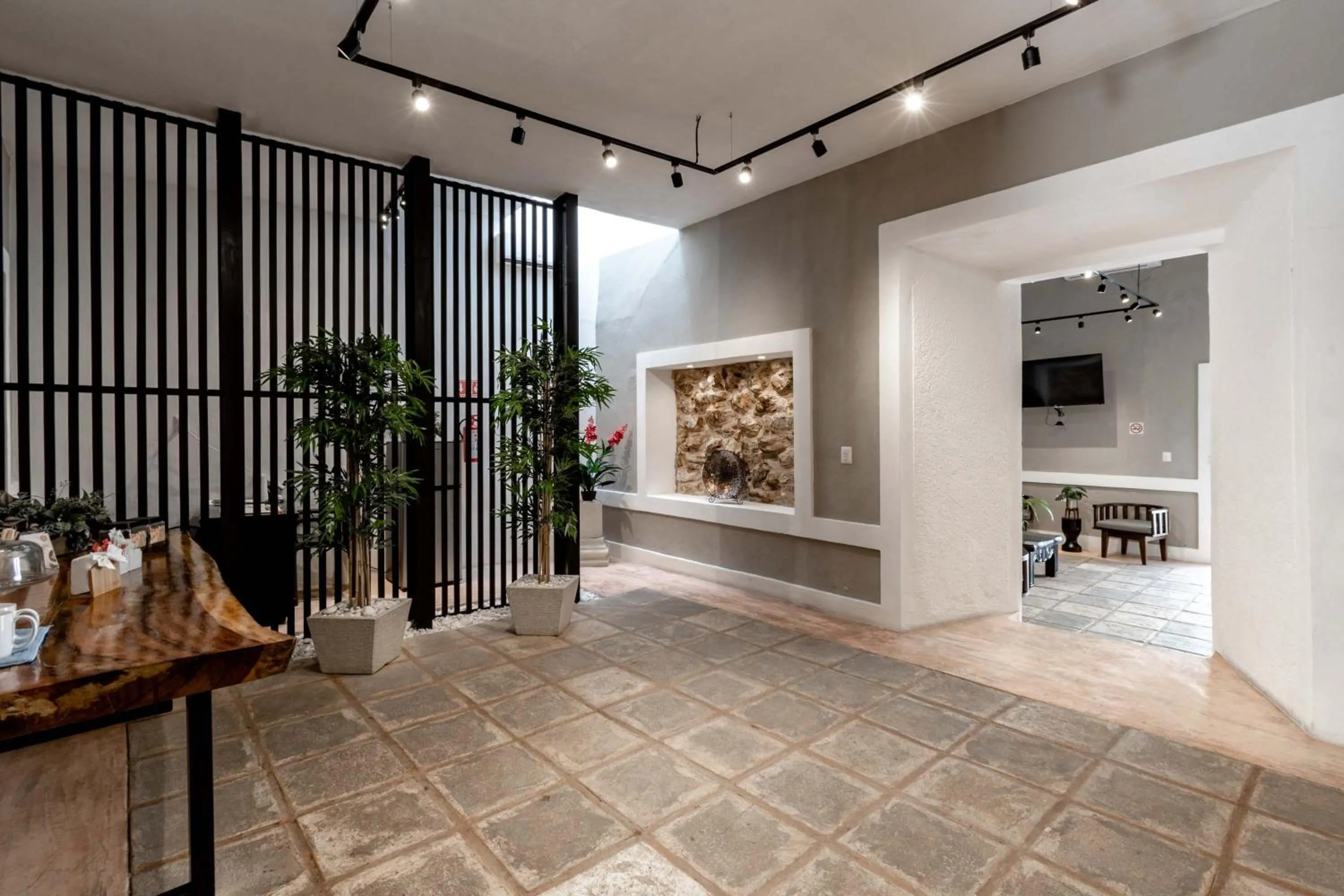 Lobby or reception in Hotel Colonial Zaci by GuruHotel