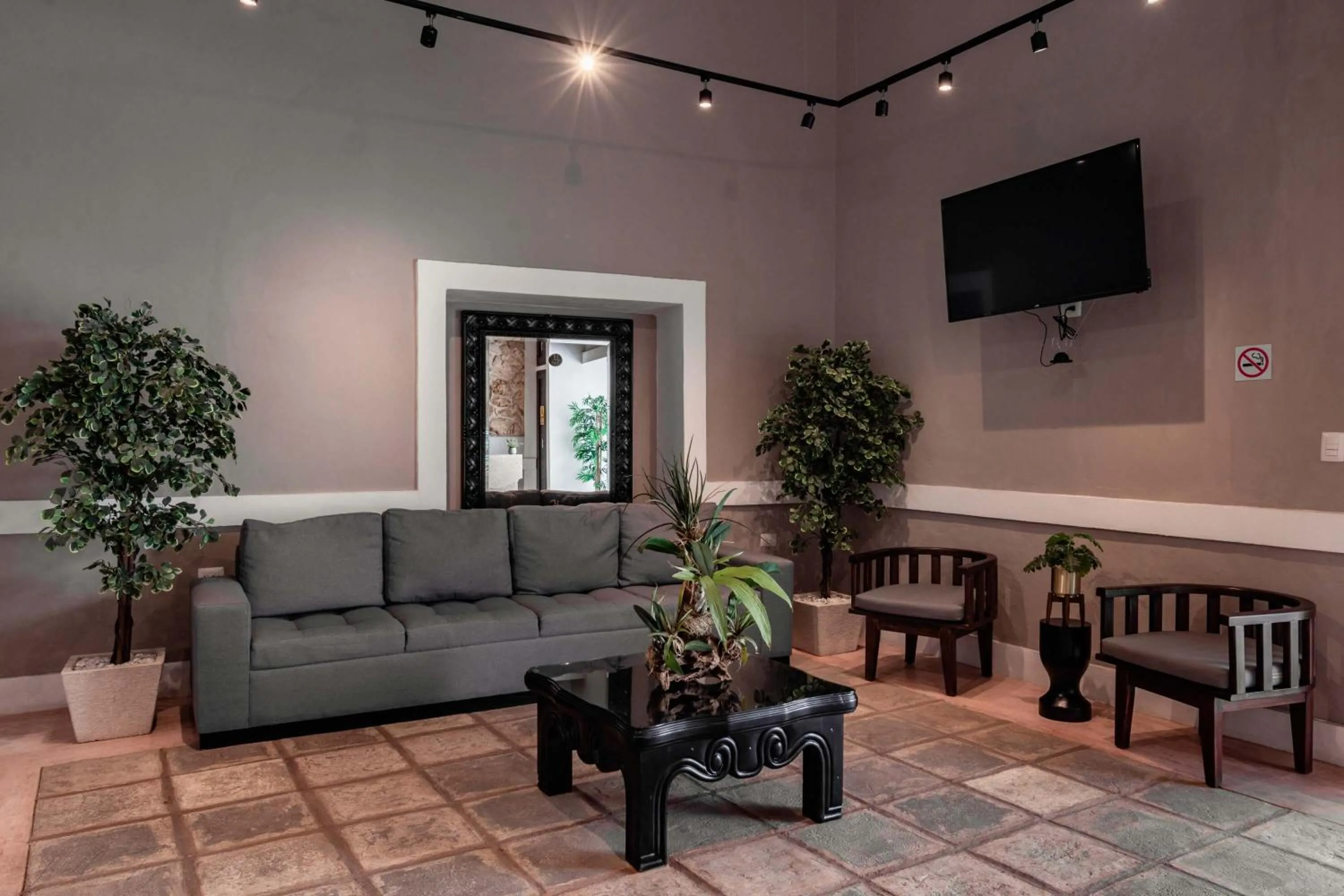 Lobby or reception in Hotel Colonial Zaci by GuruHotel
