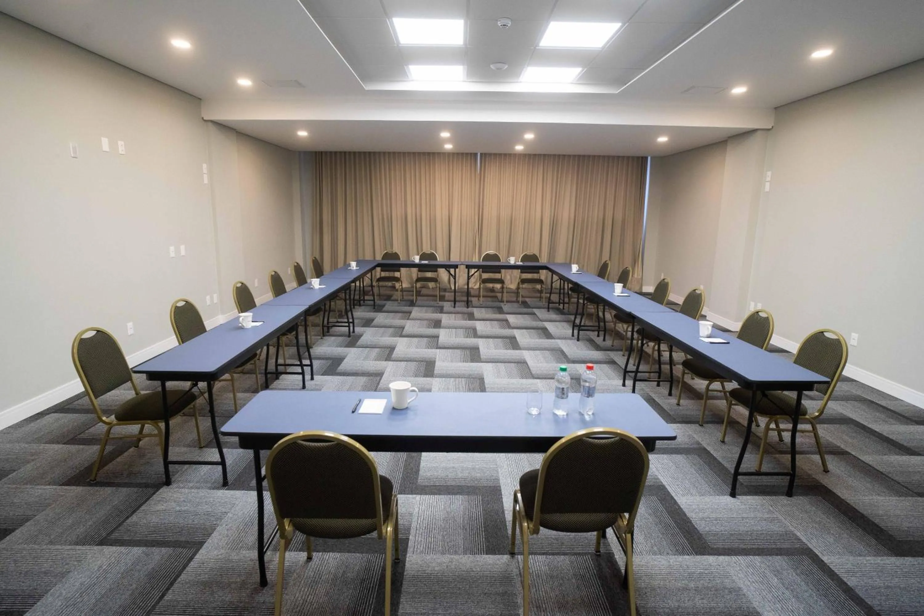 Meeting/conference room in Intercity Portofino Florianópolis