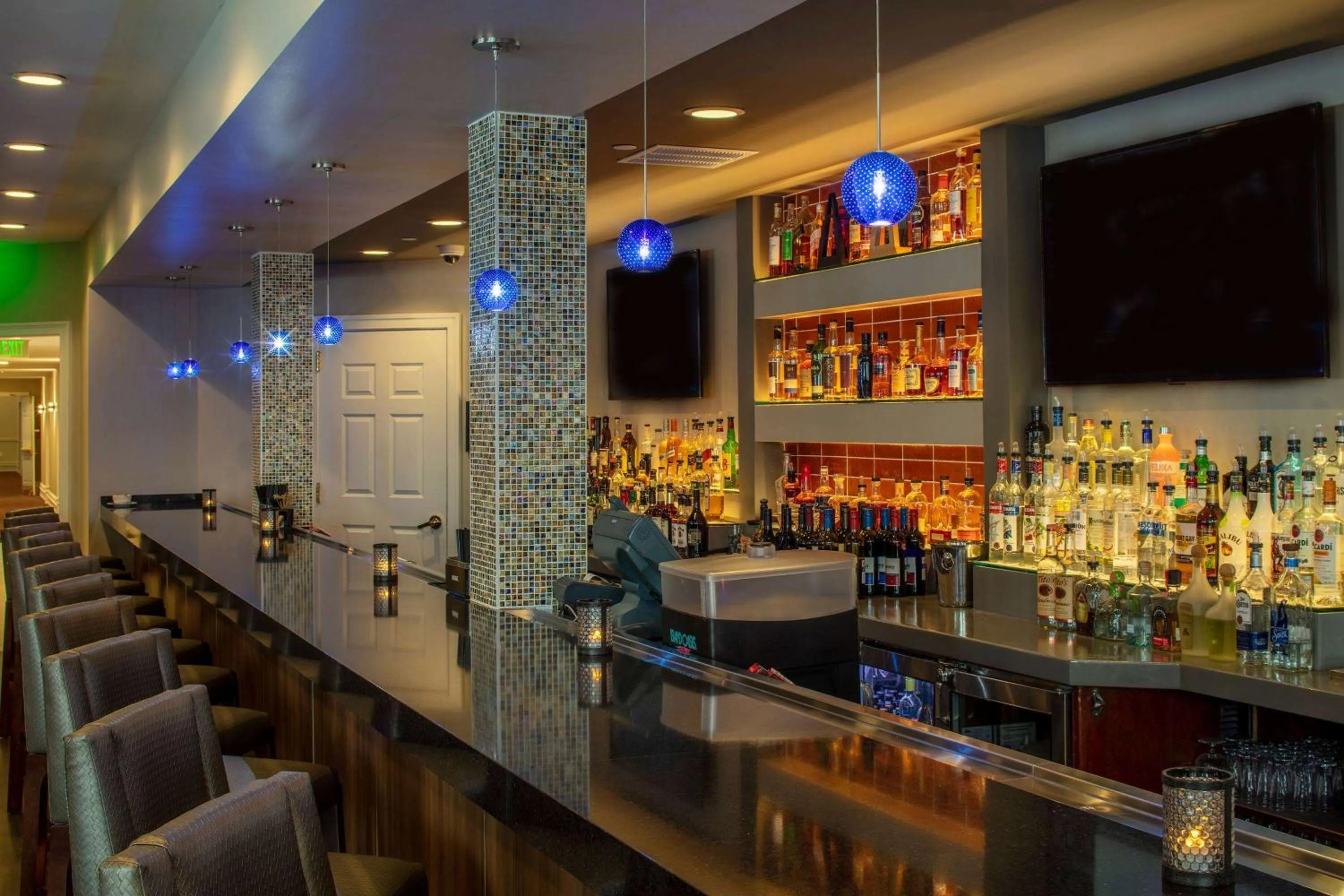 Lounge or bar in Collegian Hotel & Suites, Trademark Collection by Wyndham