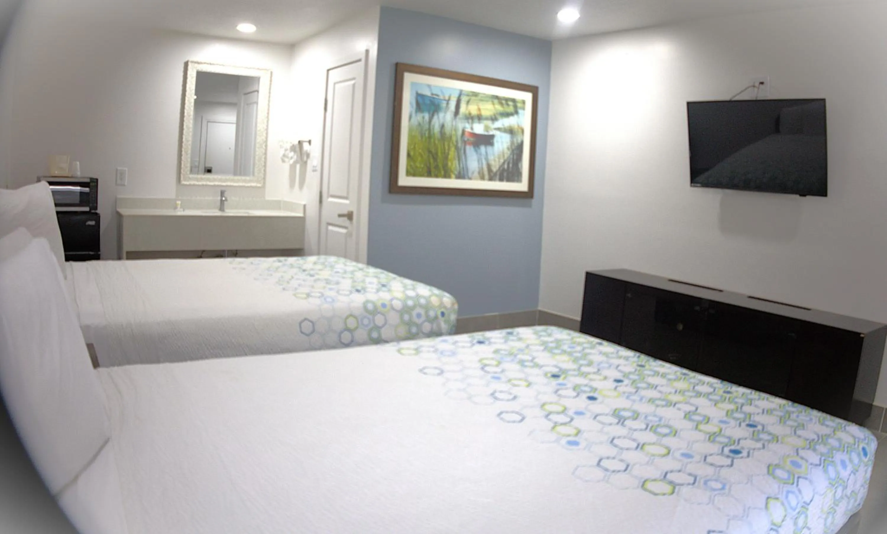 Photo of the whole room, Bed in Rodeway Inn