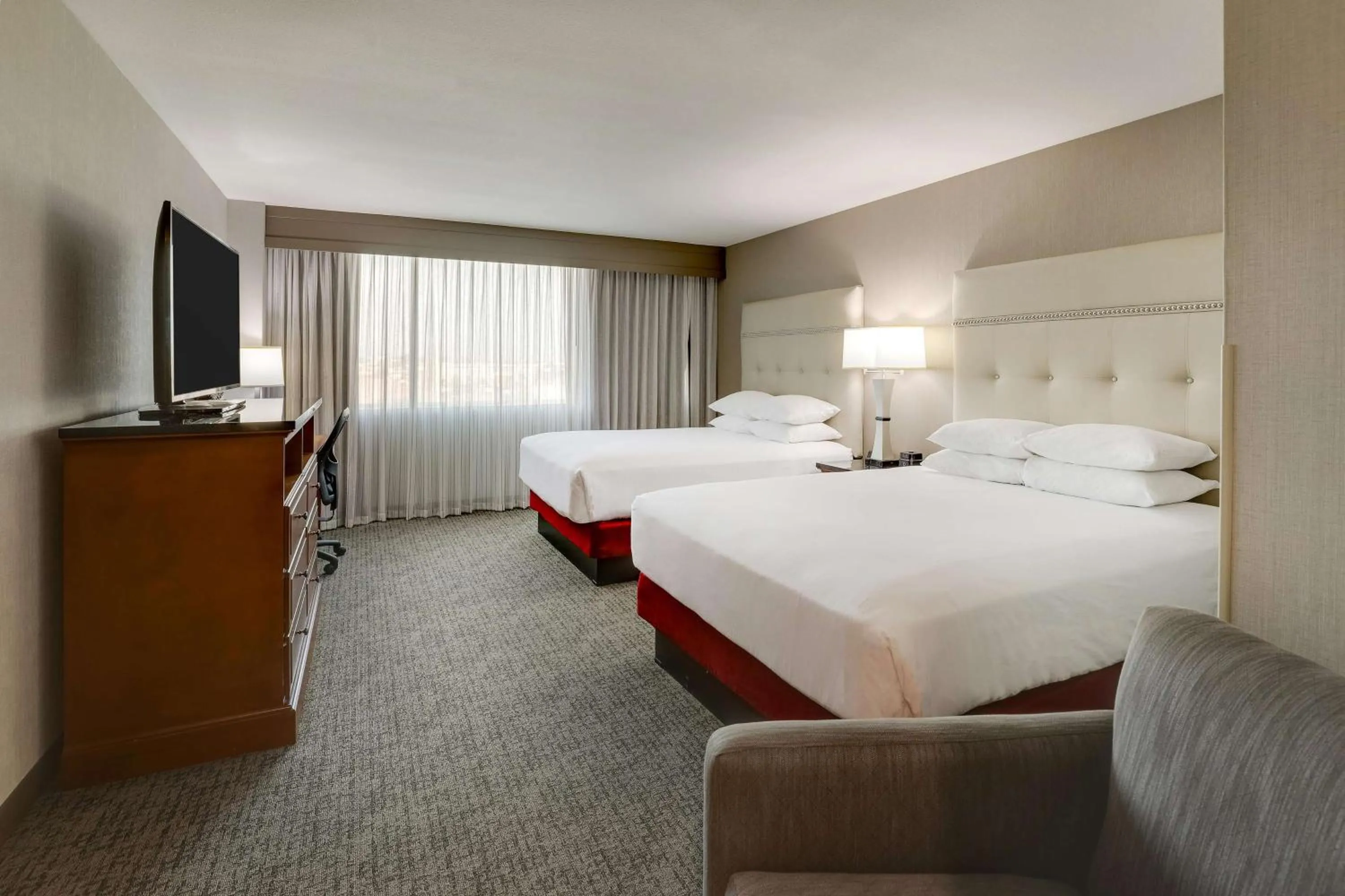 Bedroom, Bed in Drury Inn & Suites Phoenix Airport