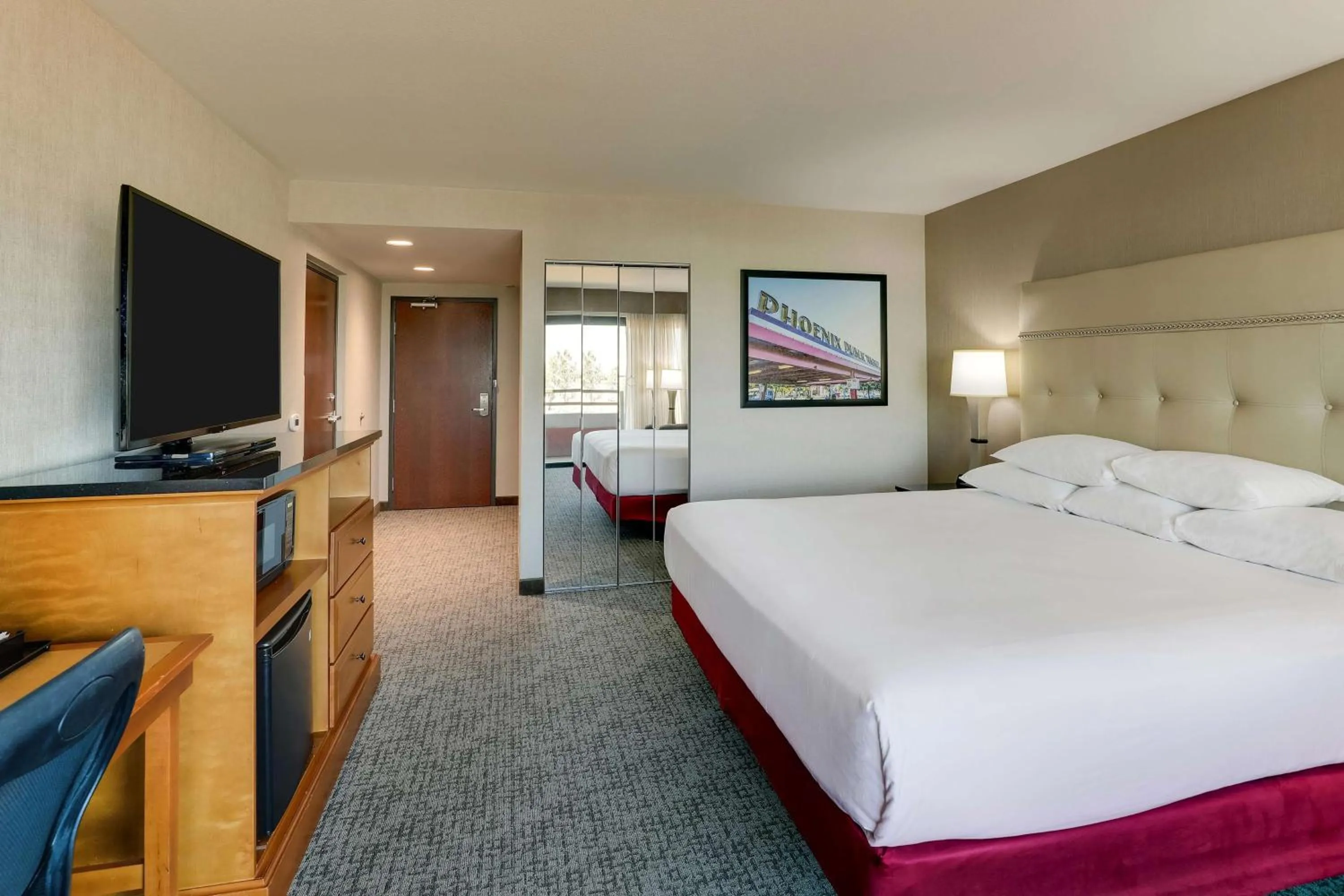 Bedroom, Bed in Drury Inn & Suites Phoenix Airport