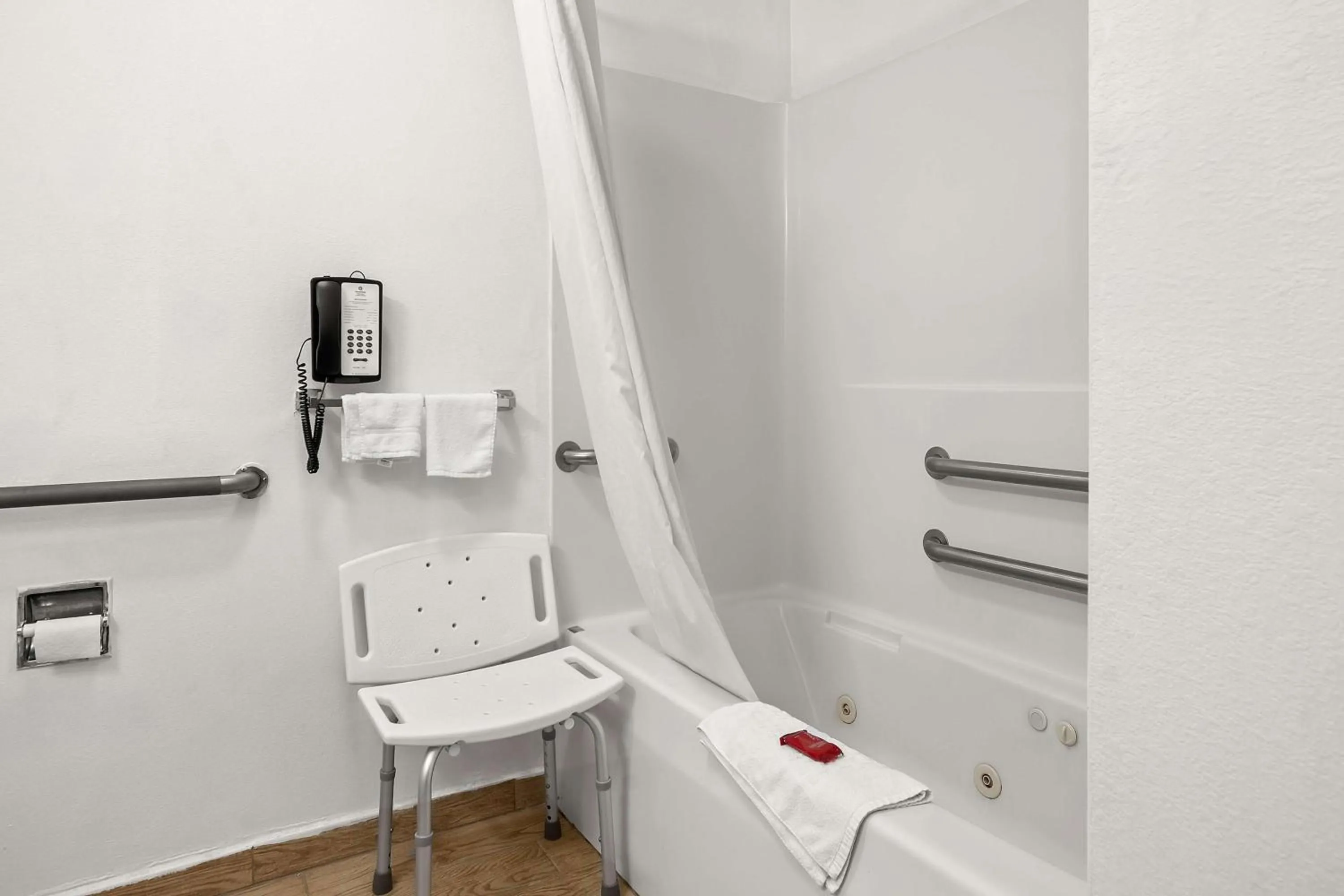 Bathroom in SureStay Plus Hotel by Best Western Bettendorf