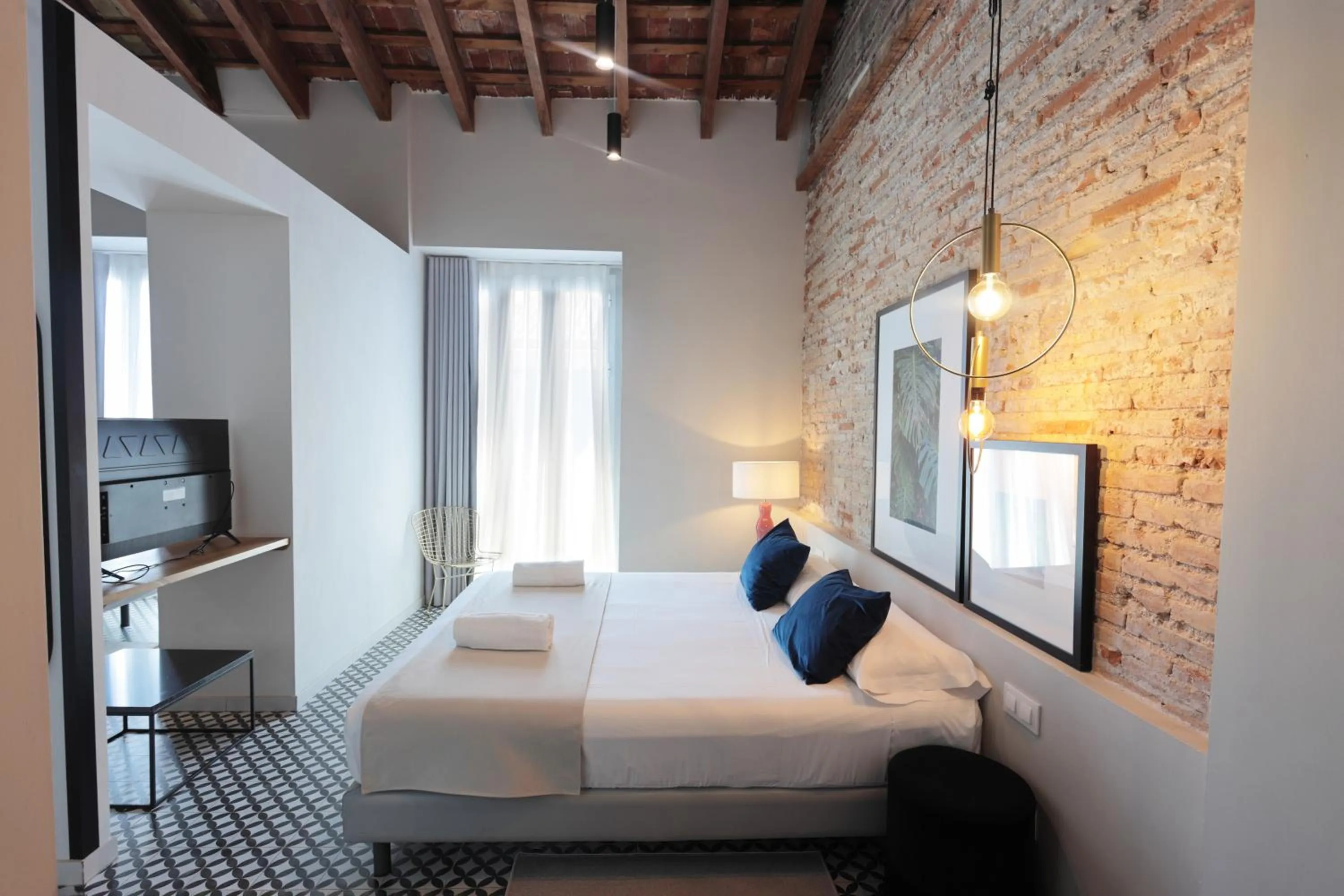 Bed in YOU & CO. Quart Boutique