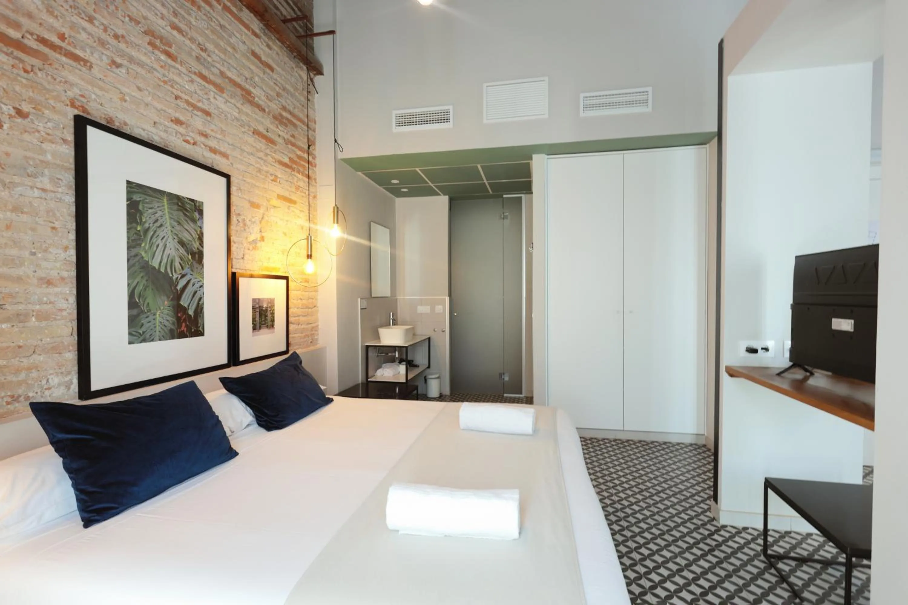 Bed in YOU & CO. Quart Boutique