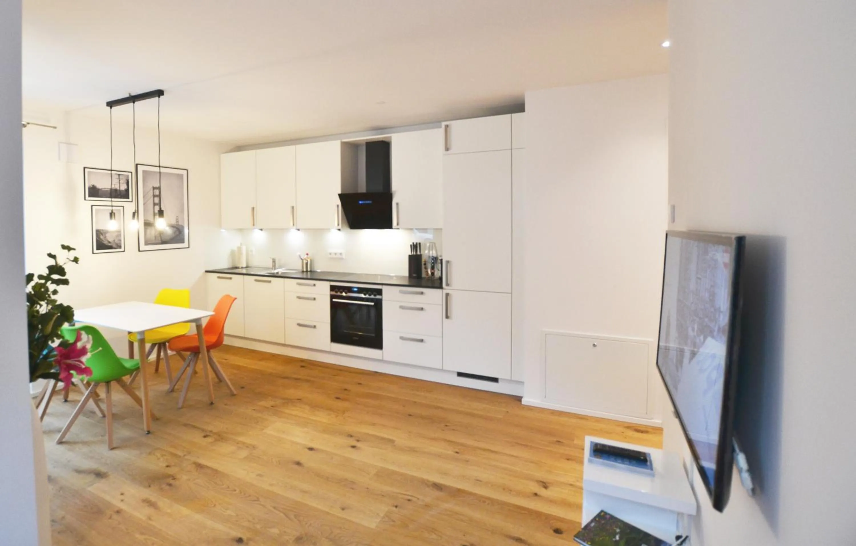Kitchen or kitchenette in Modern apartment near downtown