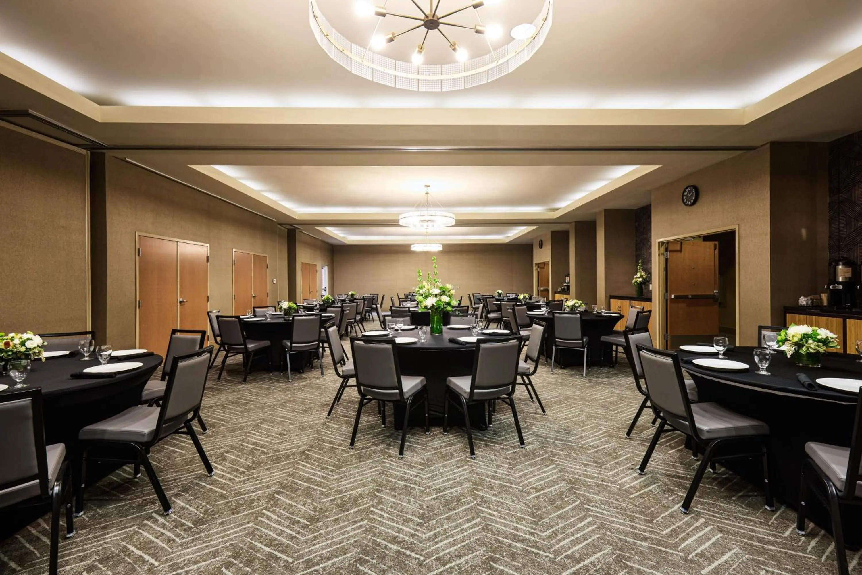 Meeting/conference room in Hyatt House Seattle Bellevue