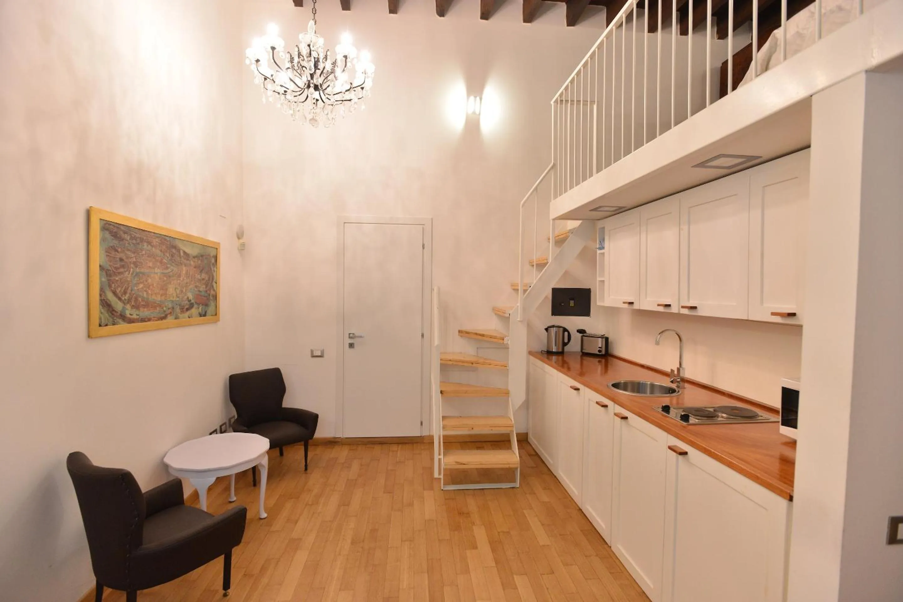 Kitchen or kitchenette in IzzHome City Center Cozy