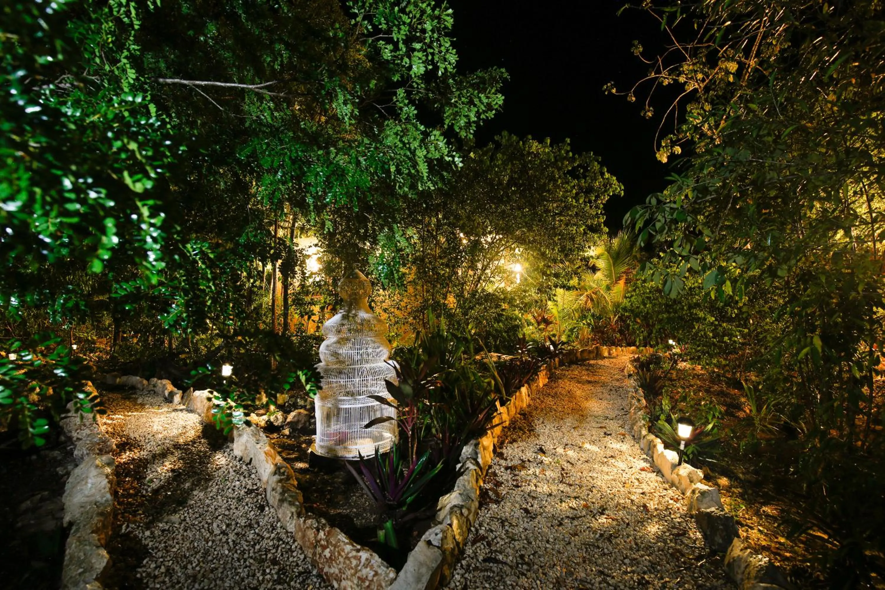 Night in ALDEA JO-YAH