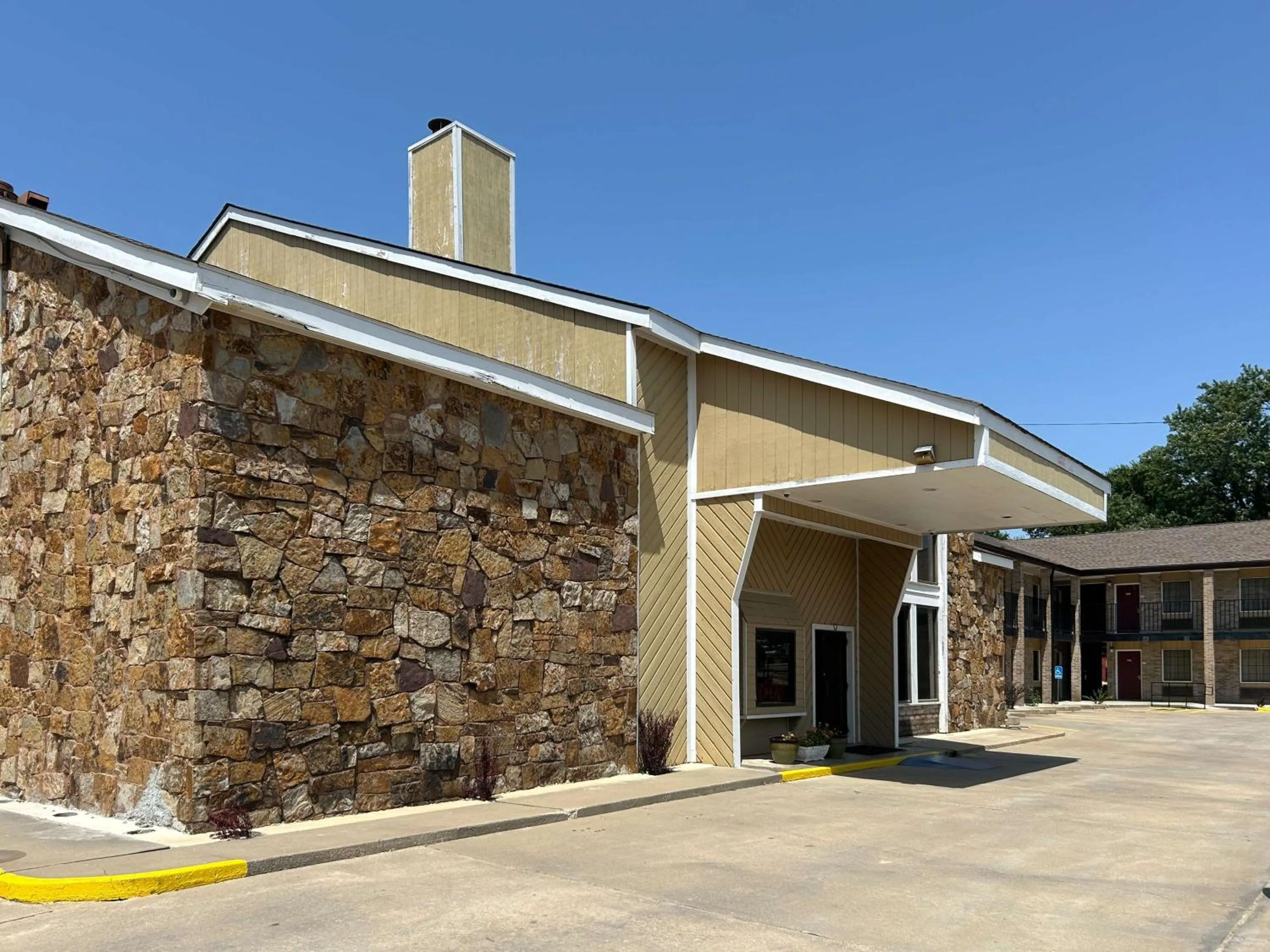 Property building in Motel 6 Ada OK