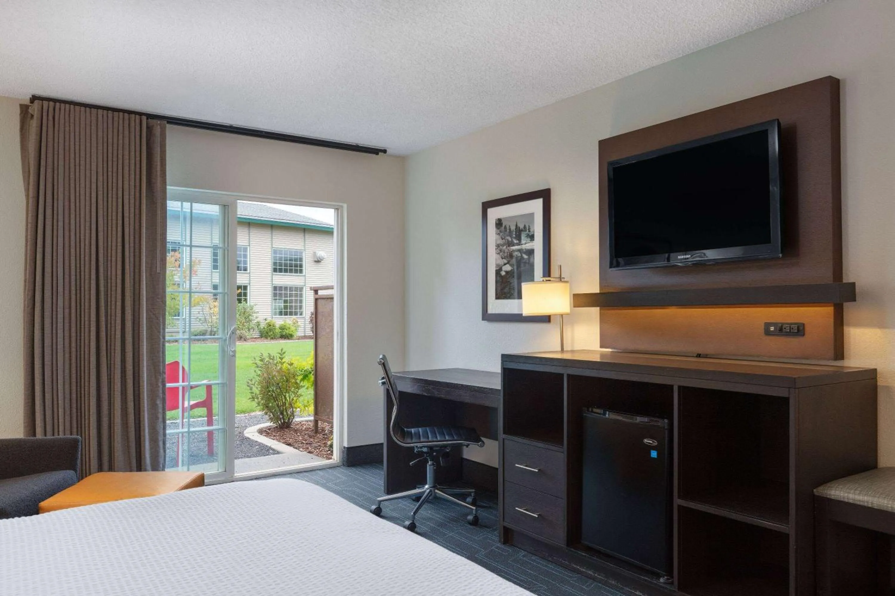 Photo of the whole room, Bed in Ramada by Wyndham Spokane Airport