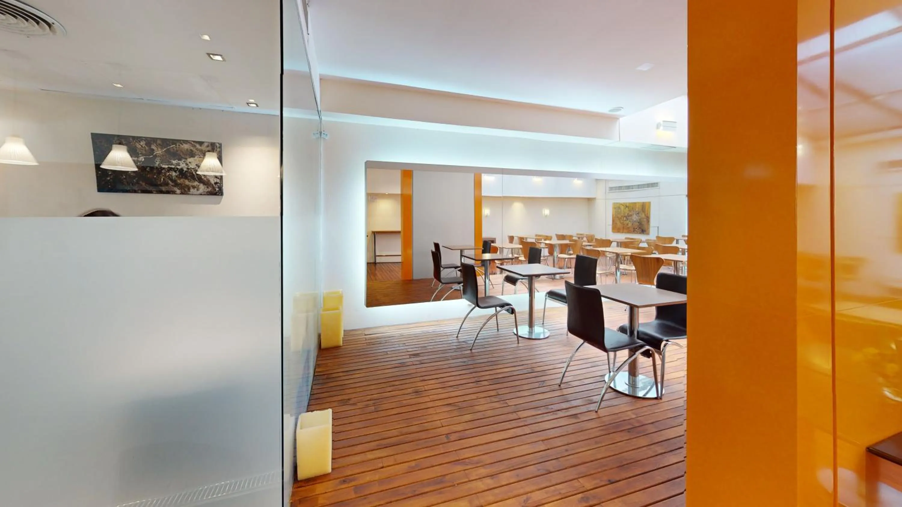 Dining area in BENS - Recoleta Park