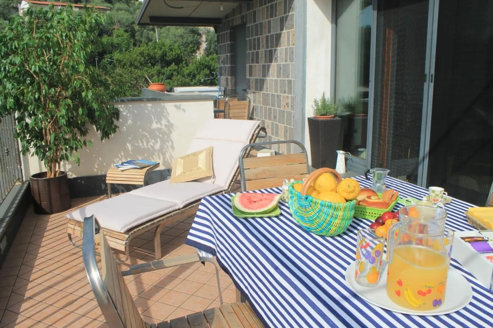 Patio in B&B DA CHIARA SEA SIGHT