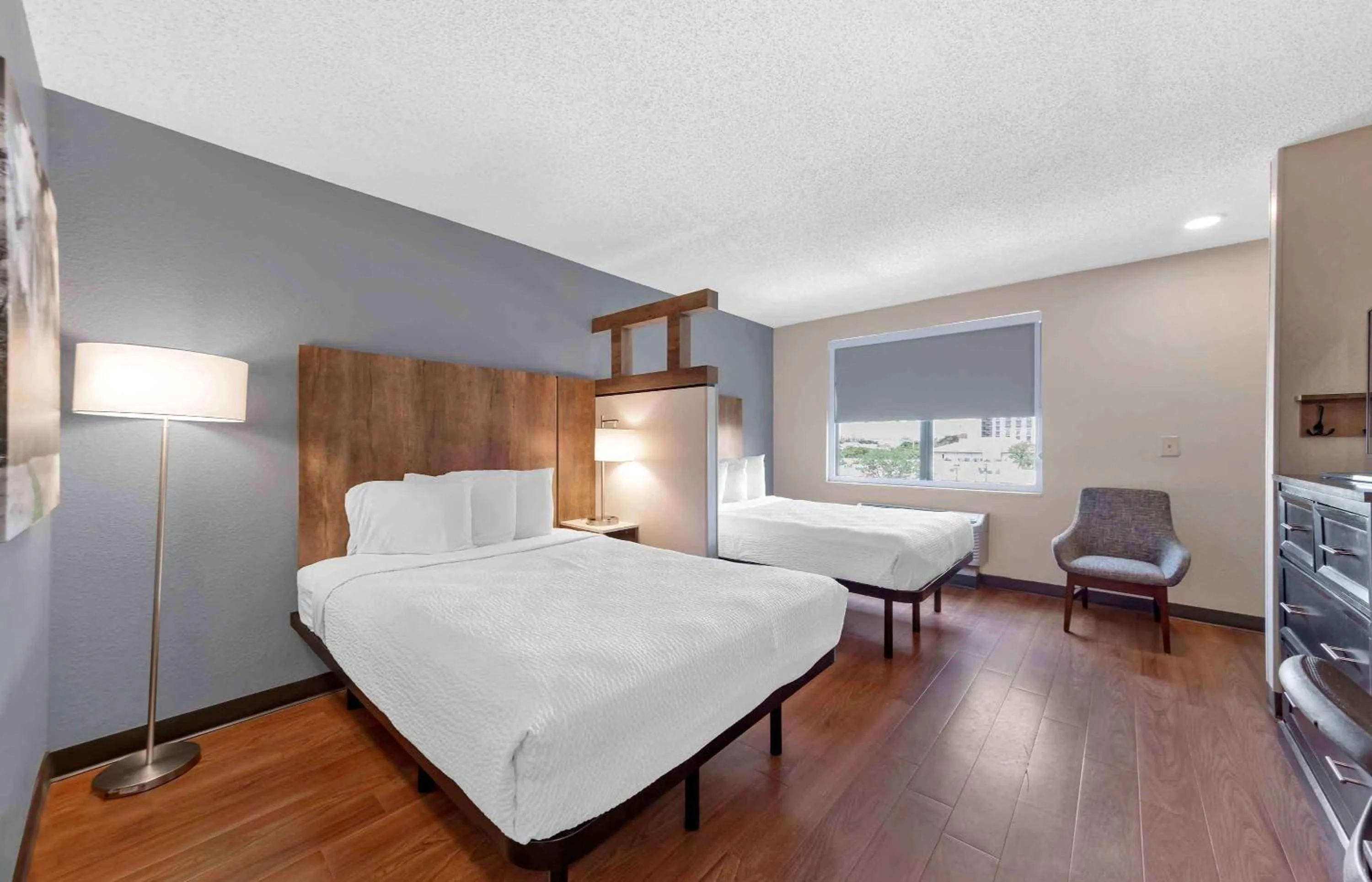 Bedroom, Bed in Extended Stay America Suites - Seattle - Redmond