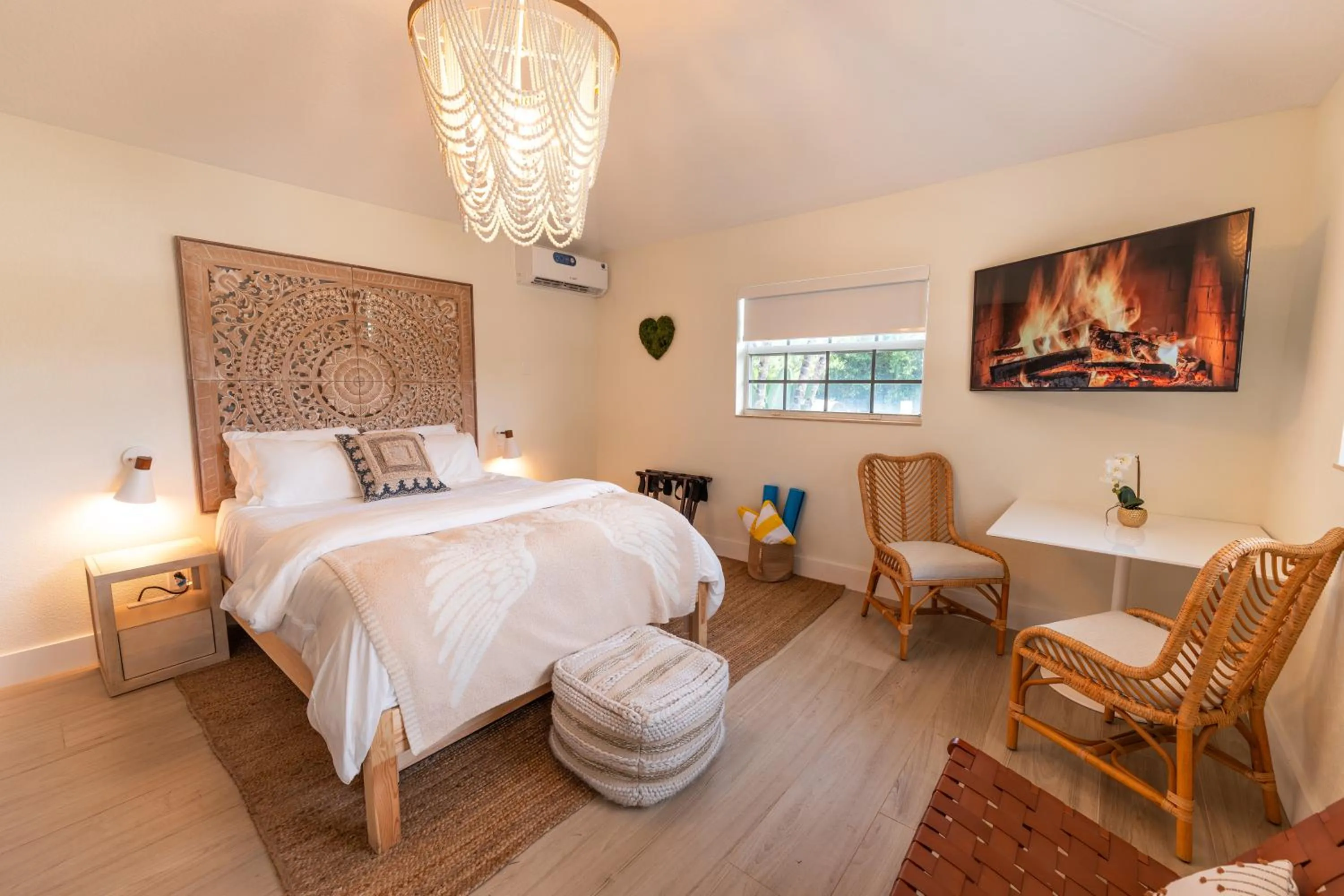 View (from property/room), Bed in Seahorse Beach Bungalows