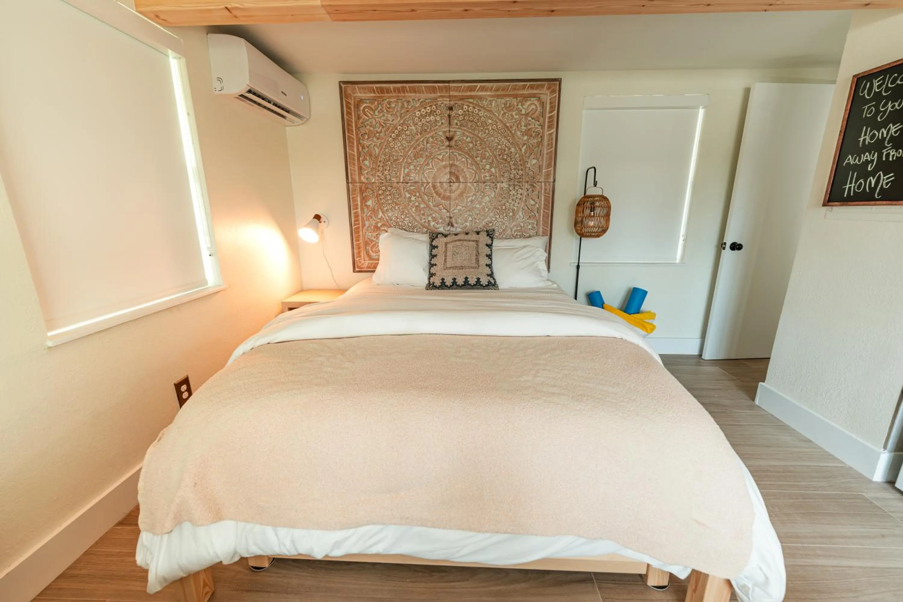 Photo of the whole room, Bed in Seahorse Beach Bungalows