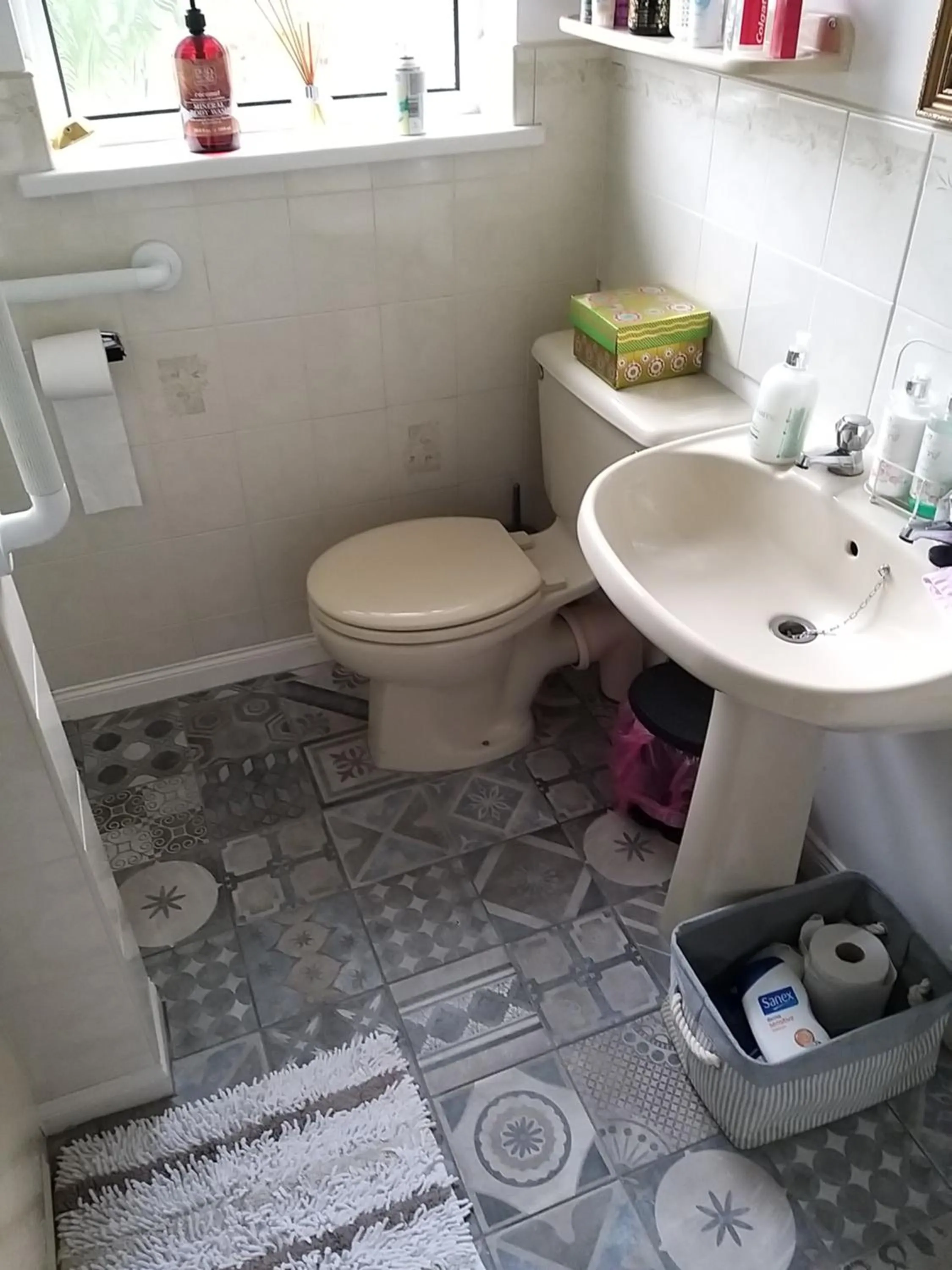 Bathroom in Braeside B&B