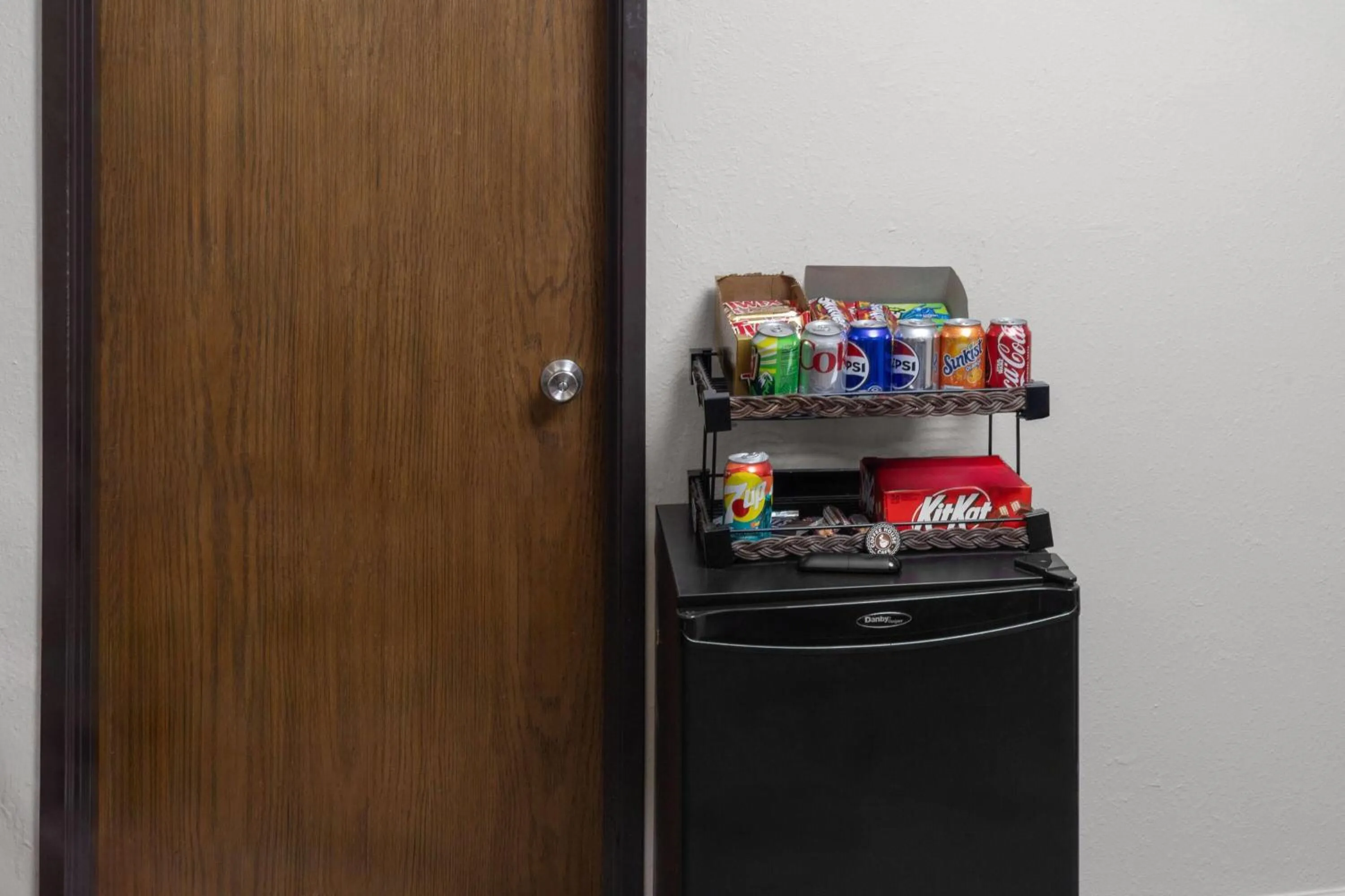 Food and drinks in Super 8 by Wyndham Rock Port MO